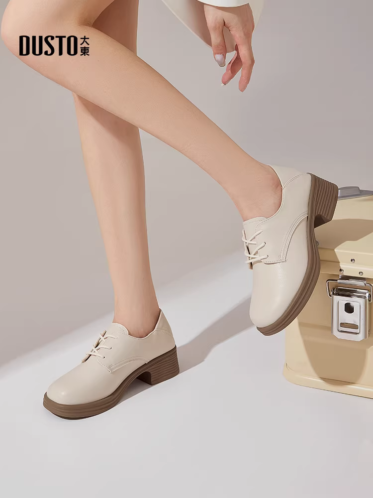 Giày da đen đa năng Dadong dành cho nữ 2025, kiểu dáng Anh quốc mới mùa thu đông, giày lười đi làm, giày đơn cổ sâu.