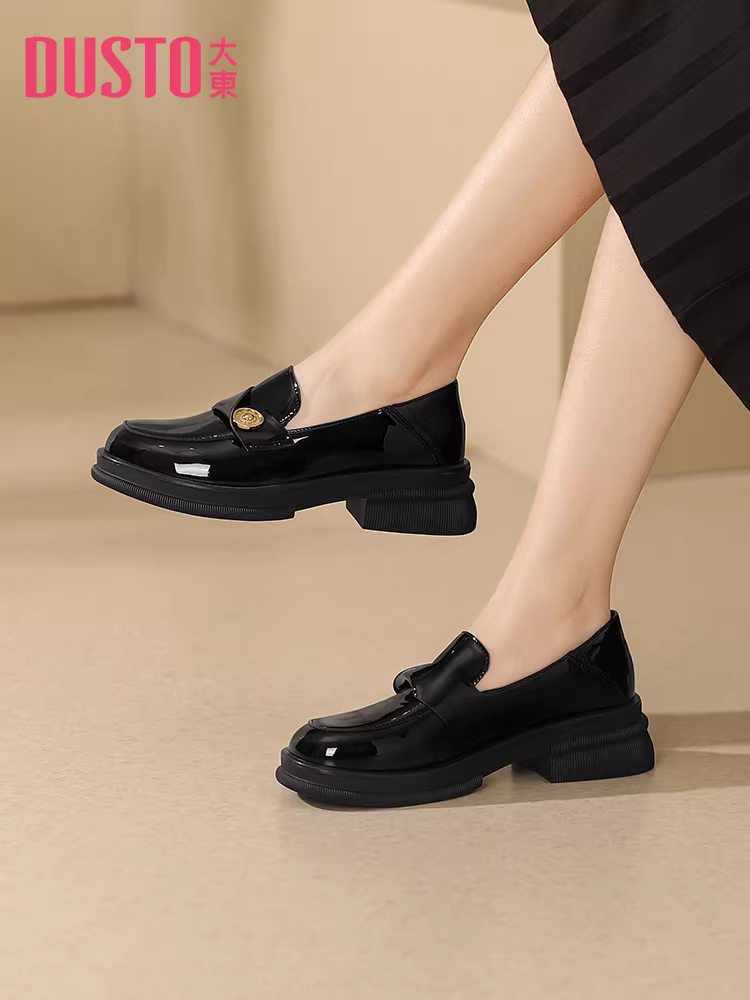 Giày lười da đen Dadong dành cho nữ 2025, kiểu mới thu đông, đế dày, chất liệu da bóng, phong cách Anh, đa năng, giày da nhỏ gọn