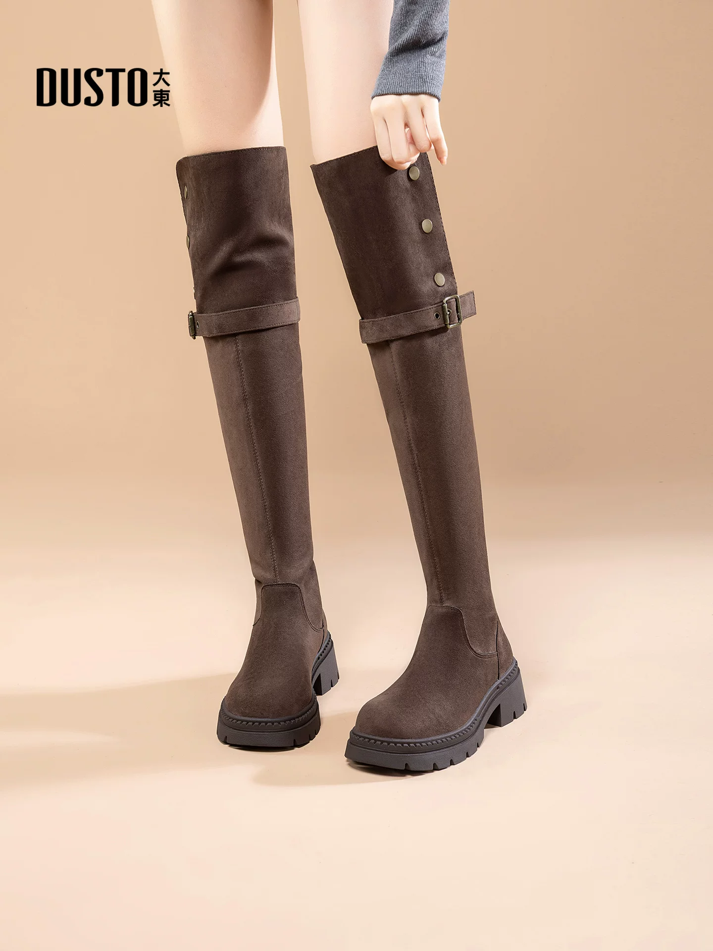 Giày bốt cao quá gối hai chiều có thể điều chỉnh của Dadong dành cho nữ, mẫu mới thu đông 2025, chất liệu da lộn đế dày, kiểu dáng cao cổ, thích hợp đi cưỡi ngựa.