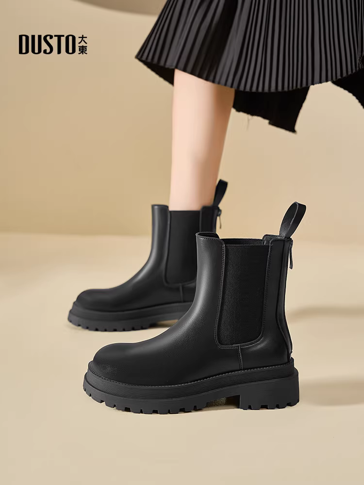 Giày bốt ngắn Dadong Chelsea nữ 2025 mới thu đông, màu đen, chất liệu da mềm, đế dày, kiểu Martin, kiểu ống khói.