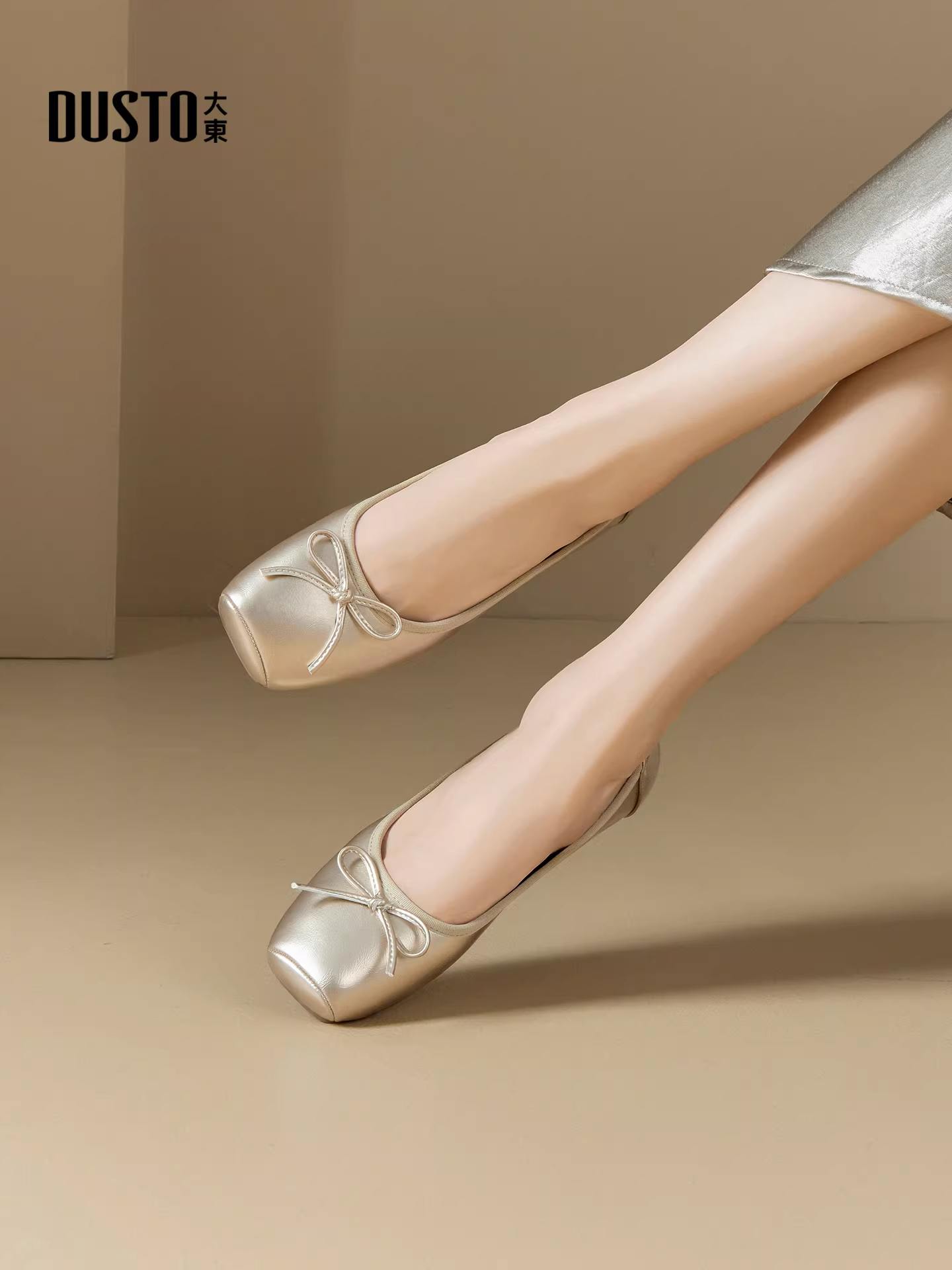 Giày bệt nữ 2025 mẫu mới mùa thu, đế mềm, kiểu giày ba lê có nơ, thích hợp phối cùng chân váy, giày đế thấp.