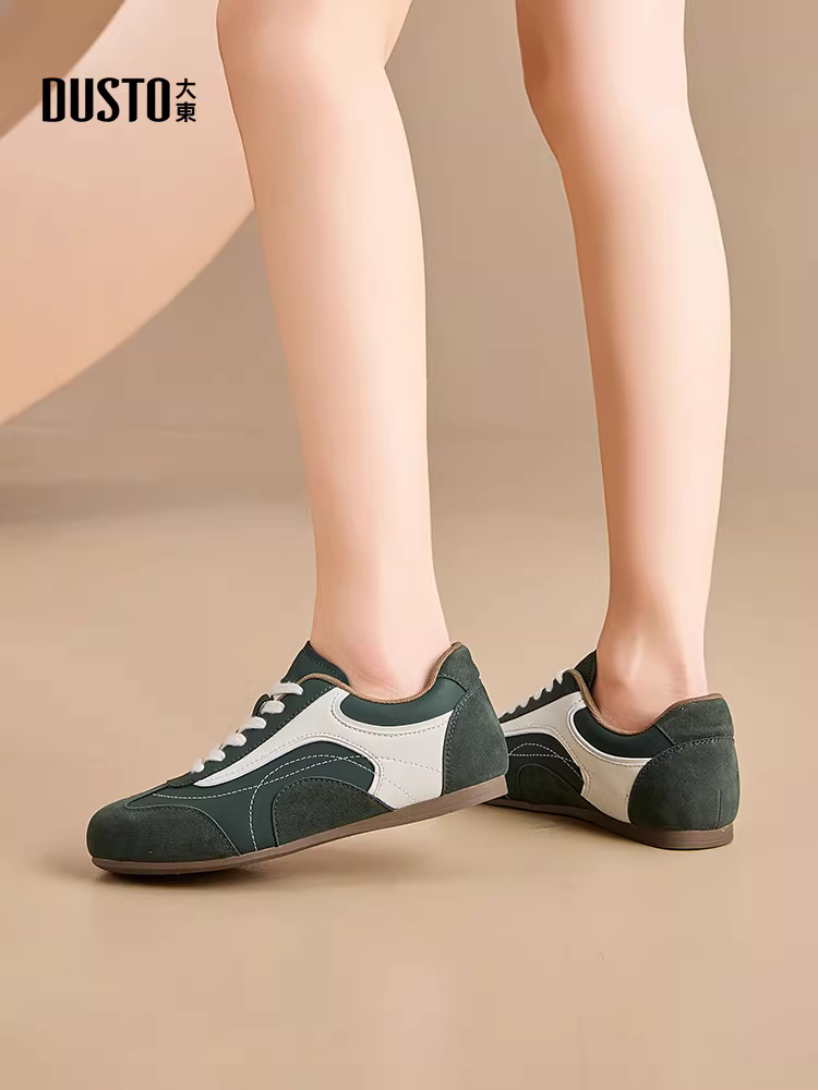 Giày tập đế bằng Dadong dành cho nữ 2025, mẫu mới thu đông, tăng chiều cao, kiểu dáng thời trang và độc đáo, giày độc lạ.