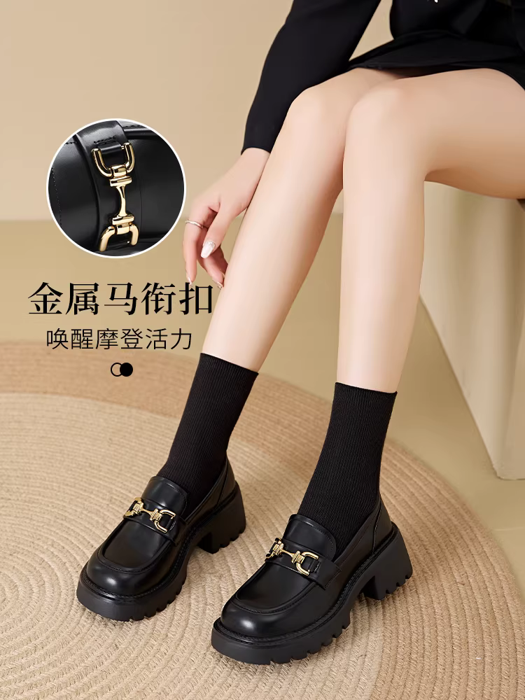 Giày da đế dày màu đen Dadong dành cho nữ 2025 kiểu Anh mới mùa thu đông, kiểu lười đa năng, gót dày, mũi tròn, giày đơn.