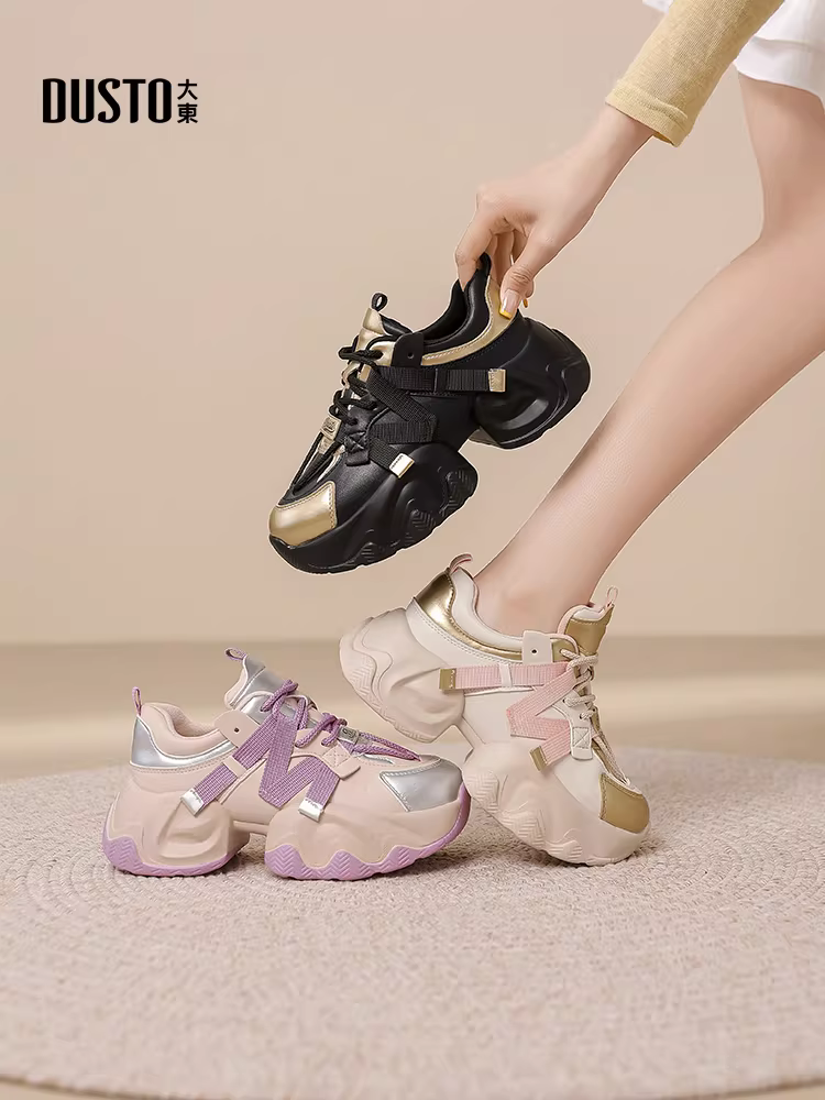 Giày thể thao đế dày màu hồng tím dành cho nữ, kiểu dáng mới phổ biến năm 2025, giày thể thao mùa thu đông tăng chiều cao dành cho nữ.