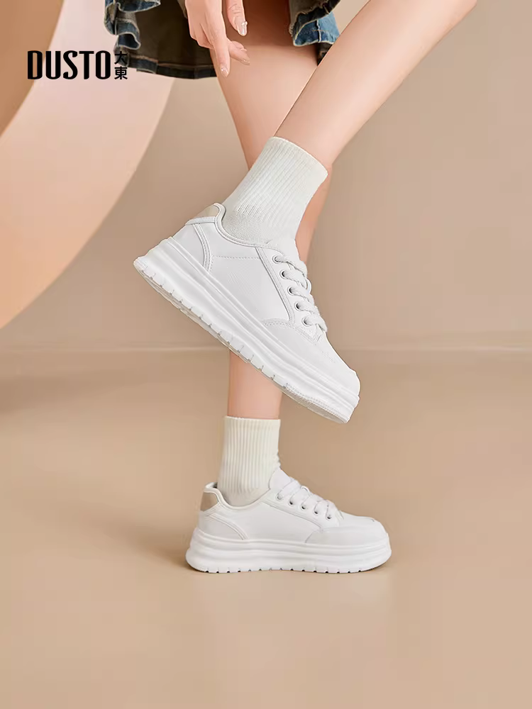 Giày thể thao đế dày màu trắng Dadong dành cho nữ, mẫu giày thể thao mùa thu đông 2025 mới phổ biến, giày trắng đa năng dành cho nữ.