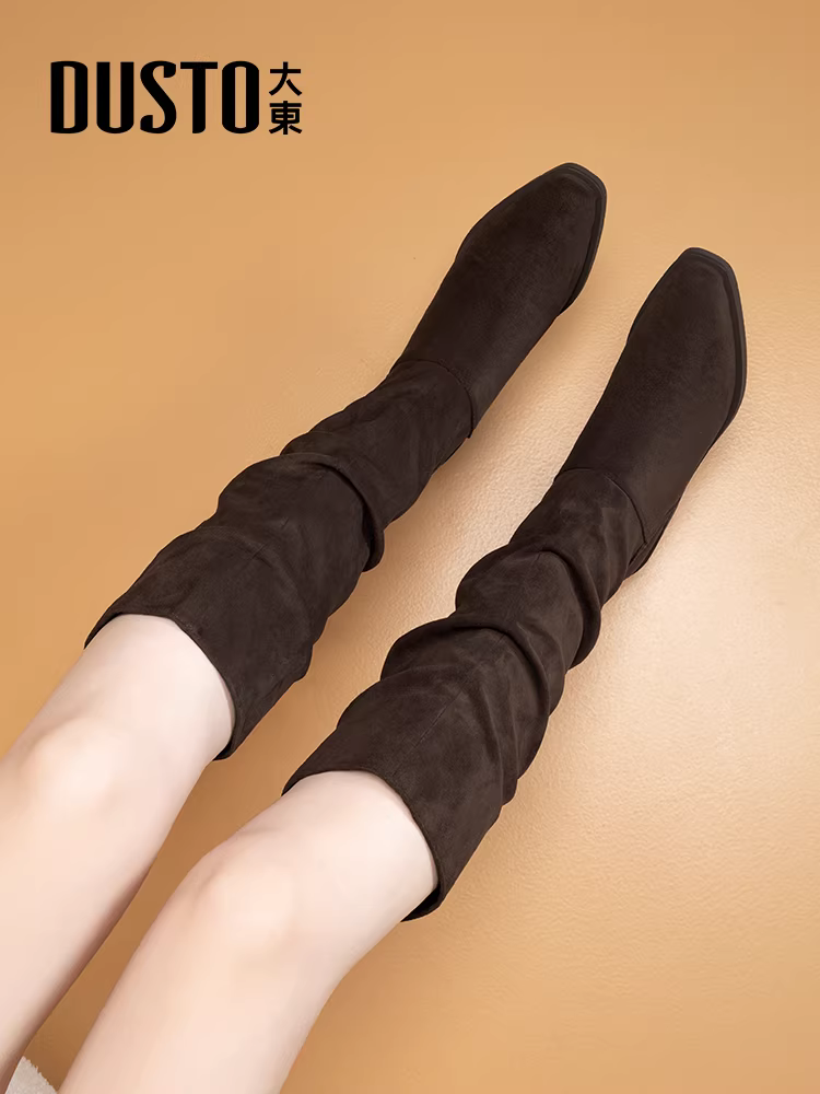 Giày bốt dài kiểu Tây Dadong Maillard dành cho nữ 2025, mẫu mới mùa thu, gót dày, xếp ly, kiểu dáng ôm sát.