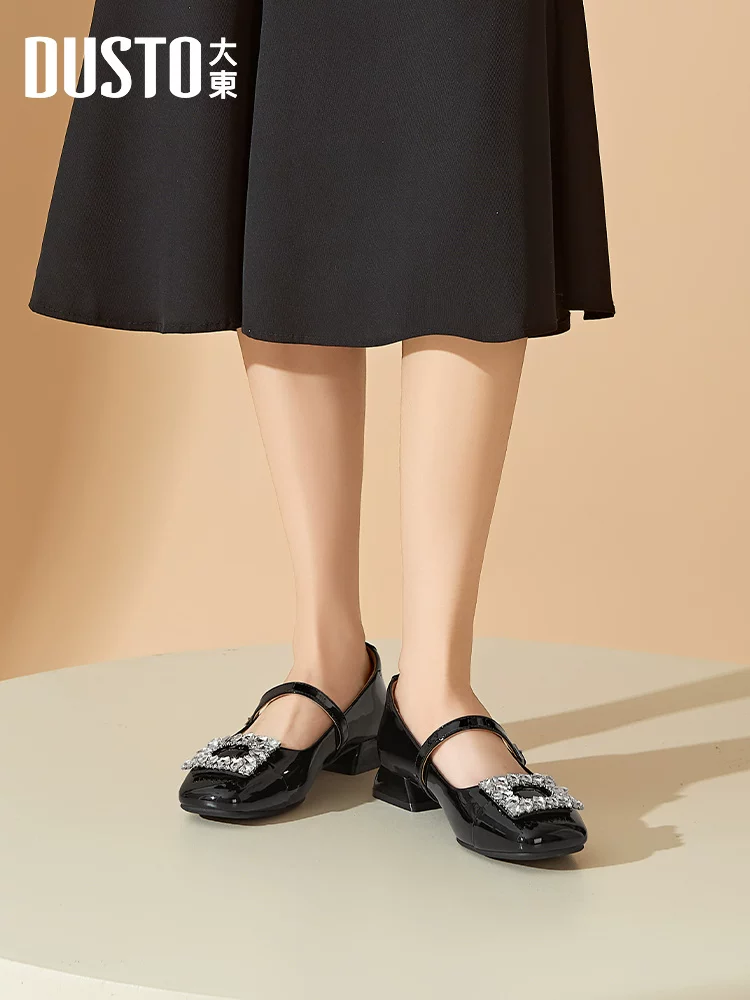 Giày Mary Jane đế thấp kiểu Pháp mùa thu mới 2025 của Dadong Xiaoxiangfeng dành cho nữ, kiểu khóa vuông, phối chân váy, giày da nhỏ nhắn.
