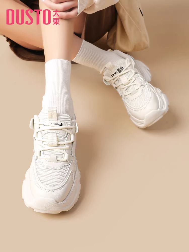 Giày thể thao bố dành cho nữ màu đen, mẫu thu đông 2025 mới, giày đế dày tăng chiều cao cho phụ nữ nhỏ nhắn, giày thể thao nhẹ cho nữ.