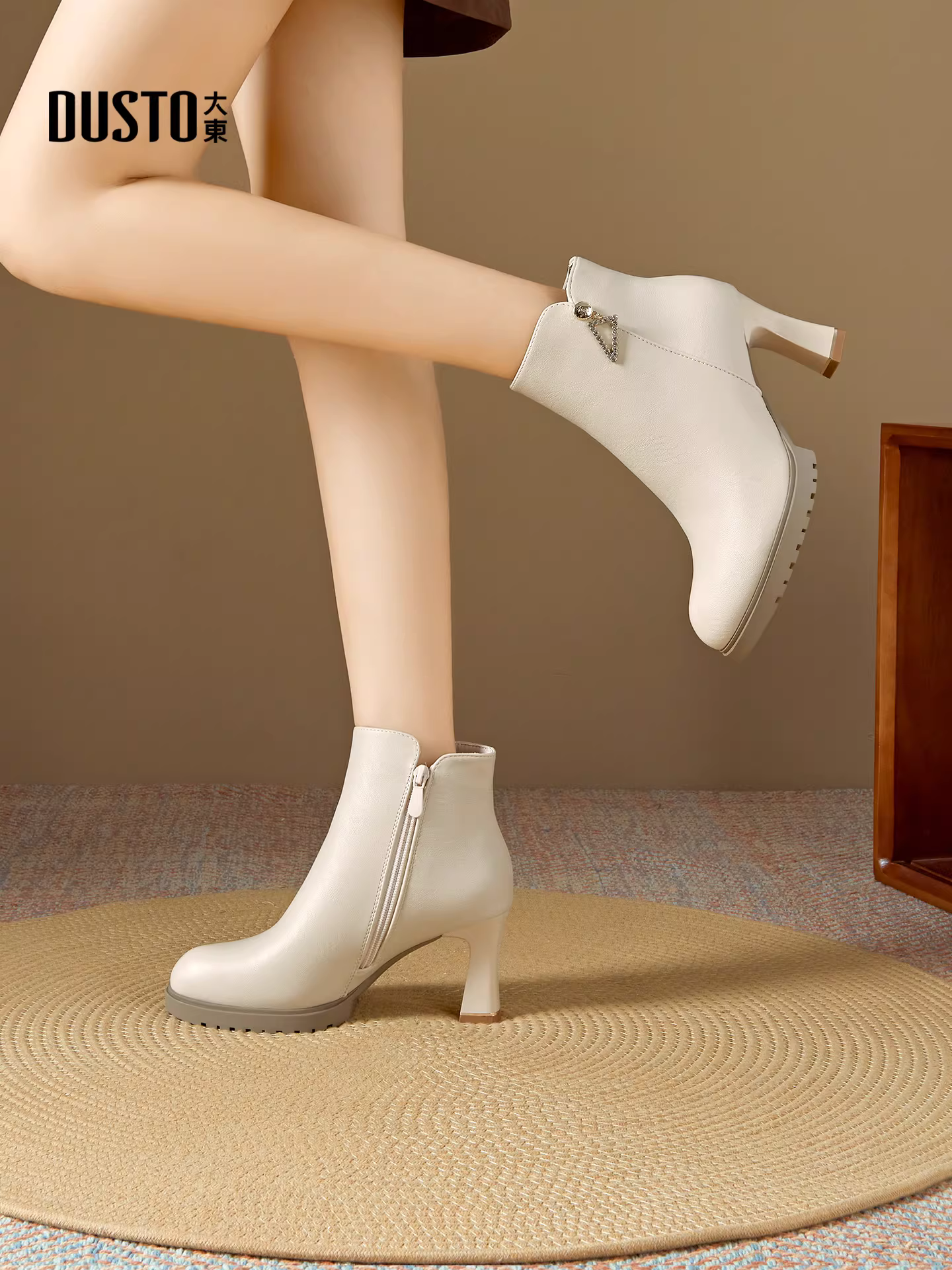 Giày bốt cổ ngắn cao gót Dadong dành cho nữ 2025 mới mùa thu đông Giày đế dày đế dày chống thấm nước có lót lông Giày bốt nữ Chelsea Giày bốt thời trang