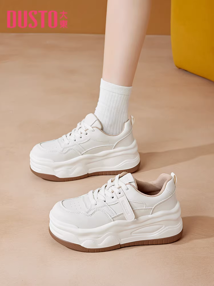 Giày nữ đế dày tăng chiều cao, giày thể thao trắng đa năng mới mùa thu đông 2025, thích hợp phối cùng váy, giày thể thao thường ngày, giày đế xuồng.
