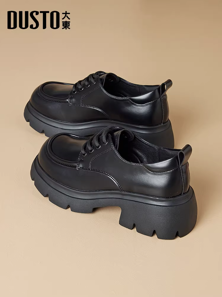 Giày lười nữ đế dày 2025 kiểu mới màu đen mùa thu đông, gót dày, giày đơn, phong cách Anh, giày da tăng chiều cao