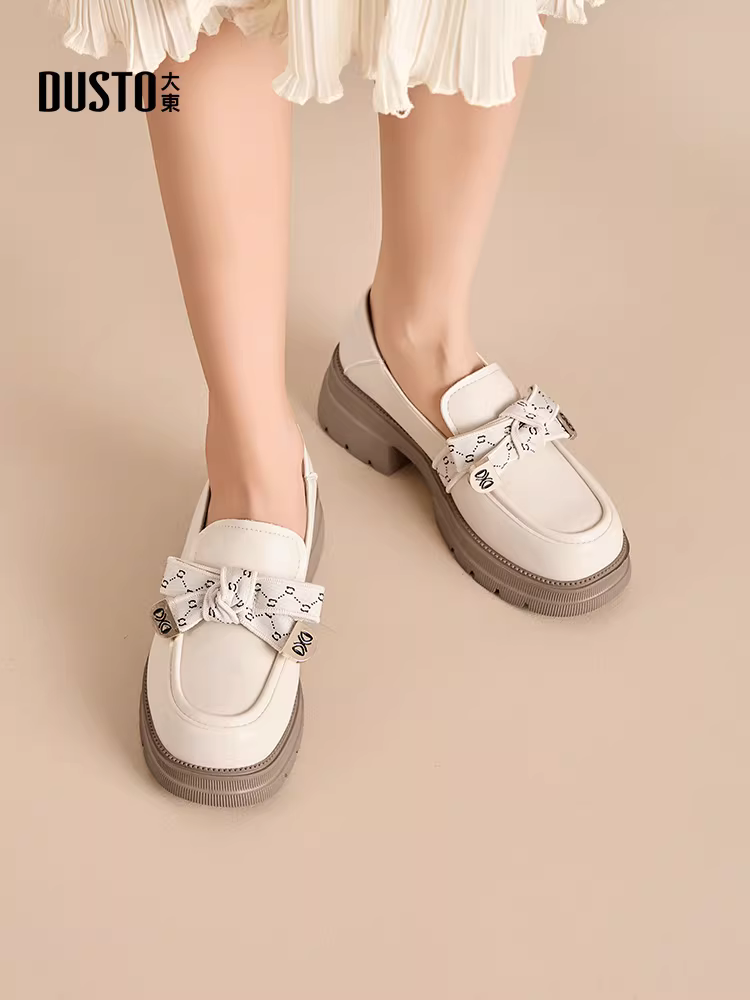 Giày Loafer Dadong nữ 2025 mới thu đông đế dày tăng chiều cao màu đen đa năng giày da nhỏ gọn