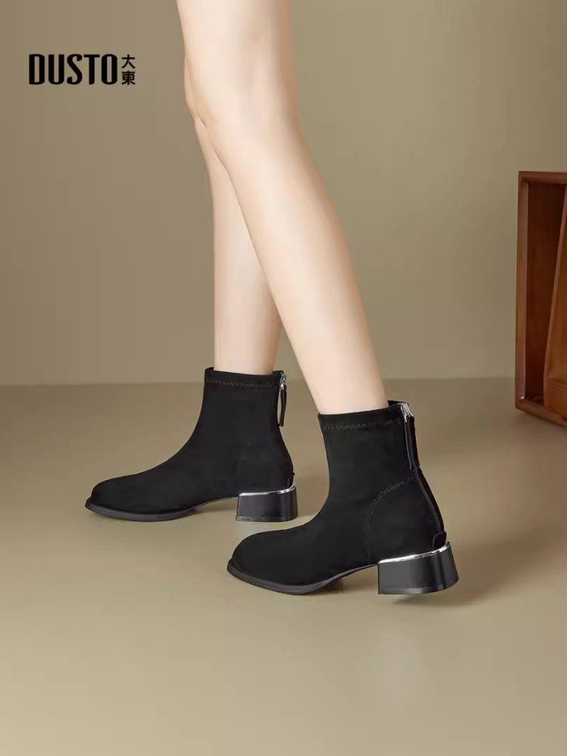 Giày bốt ngắn da lộn đen Dadong dành cho nữ, mùa thu đông 2025, kiểu dáng ôm sát, chất liệu thun, gót dày, kiểu Chelsea.