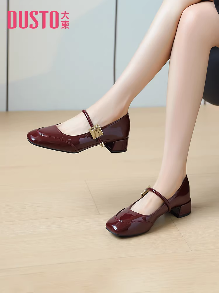 Giày đơn màu đỏ Dadong dành cho nữ, kiểu mới mùa thu 2025, giày Mary Jane kiểu Pháp có gót dày, giày da nông đẹp mắt.