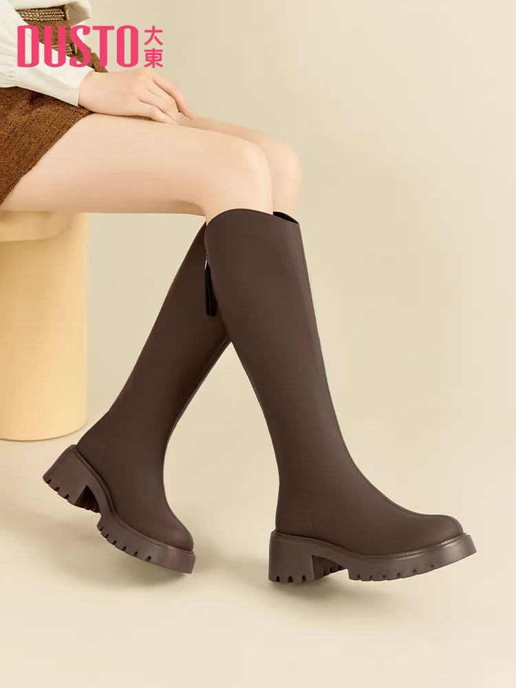 Giày bốt đế dày Dadong dành cho nữ, kiểu mới thu đông 2025, tăng chiều cao, kiểu dáng chữ V cổ cao màu nâu, giúp thon gọn chân.