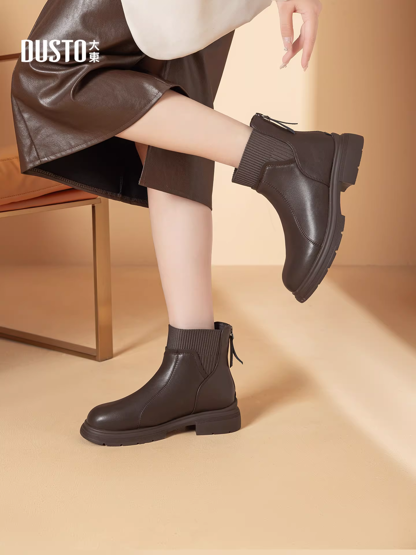 Giày bốt ngắn đế dày lót lông cừu Dadong dành cho nữ 2025 giày nữ mùa thu đông mới giày bốt thon gọn co giãn đa năng giày bốt thời trang ấm áp