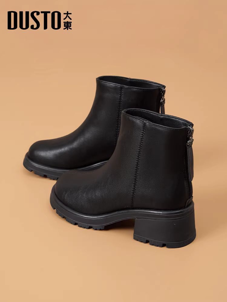 Giày bốt ngắn Dadong Chelsea dành cho nữ, kiểu mới thu đông 2025, màu đen đế dày, phối được với chân váy, bốt cổ ngắn, bốt Martin.