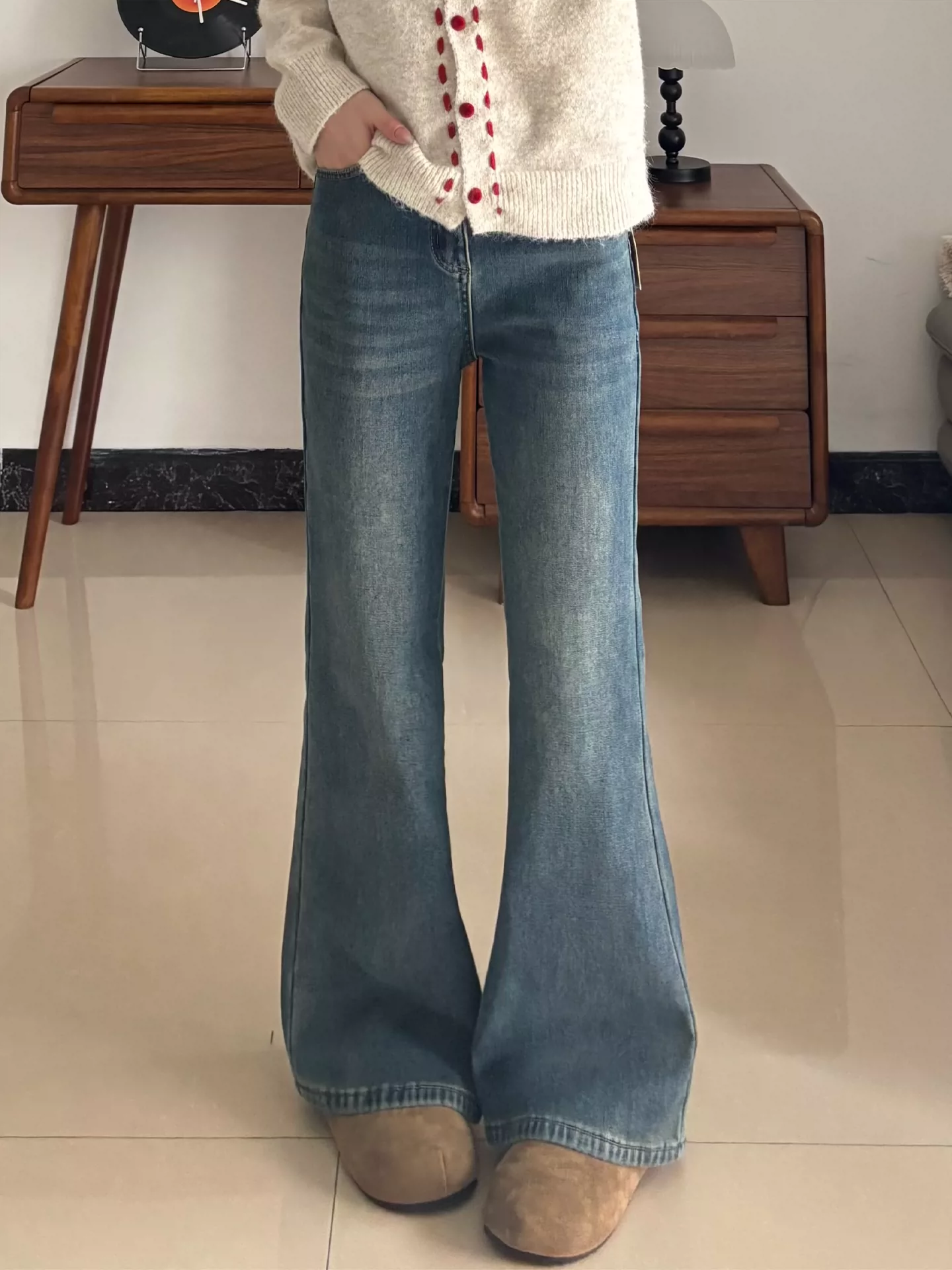 Quần jean ống loe dày dặn lót lông cừu cổ điển dành cho nữ, mùa đông, size lớn, cạp cao, co giãn, tôn dáng, quần bootcut dáng nhỏ nhắn.