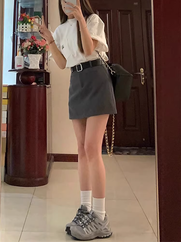 Váy ngắn màu xám đậm dành cho nữ, kiểu dáng mỏng mùa hè, cỡ lớn, lưng cao, váy bút chì chữ A che hông, váy nửa thân thon gọn.