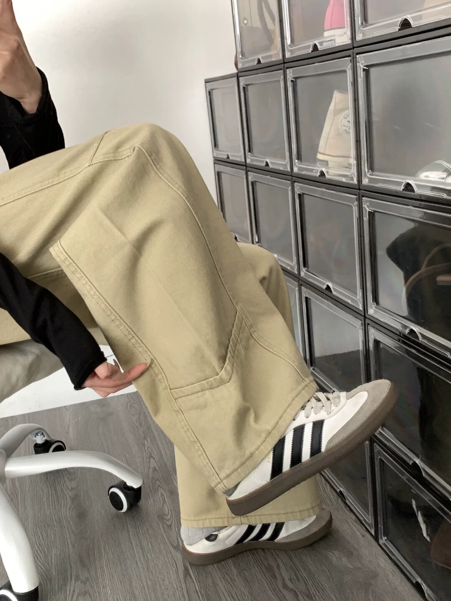 Quần cargo kiểu kiếm khaki dành cho nữ, thu đông 2025, size lớn, cạp cao, dáng rộng, tôn dáng, quần jean ống rộng hình liềm.