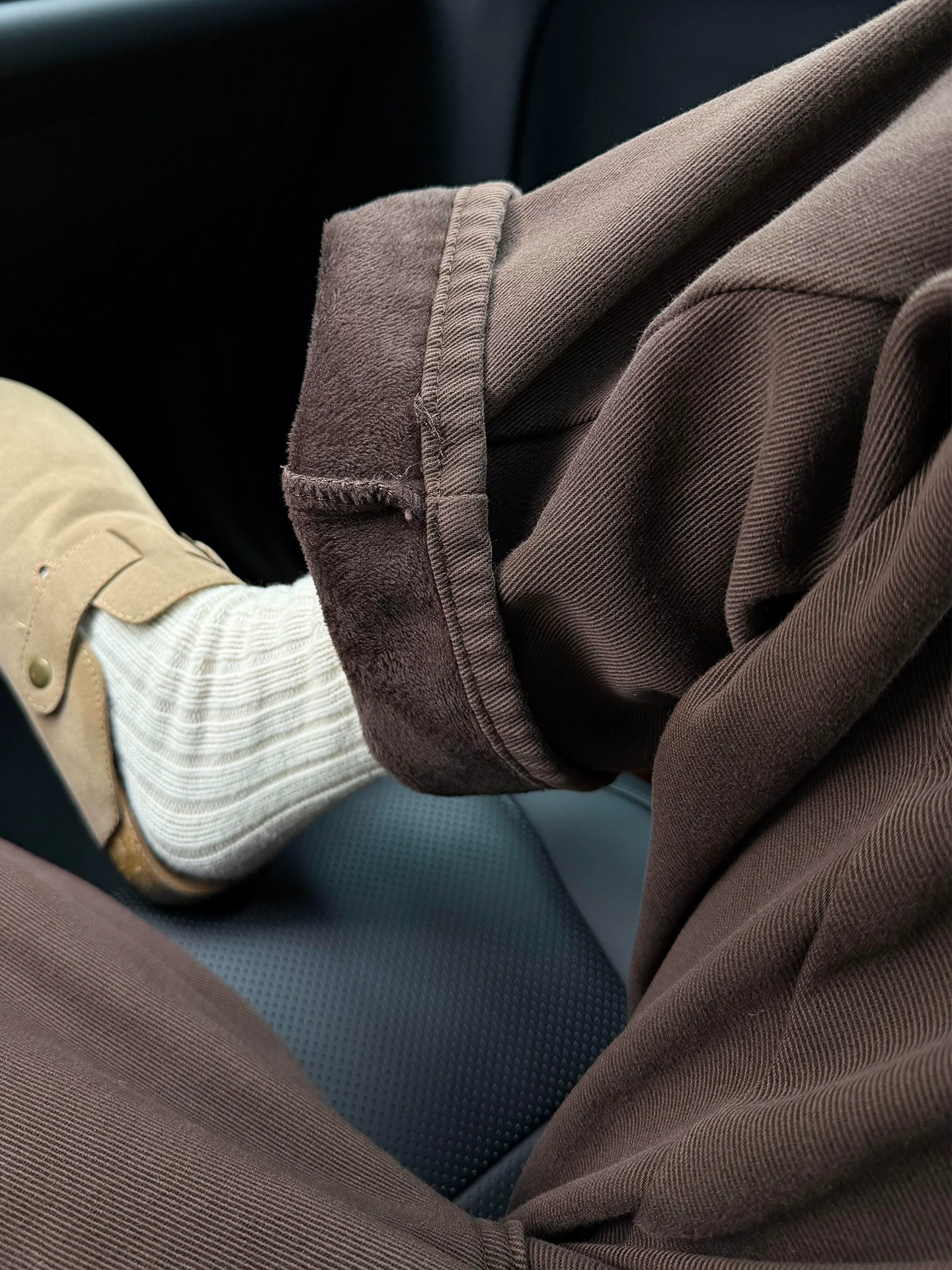 Quần jean ống cong dày lót lông cừu màu cà phê dành cho nữ, mùa thu đông, cỡ lớn, lưng cao, dáng rộng, dáng thon gọn, ống thẳng, quần ống rộng.