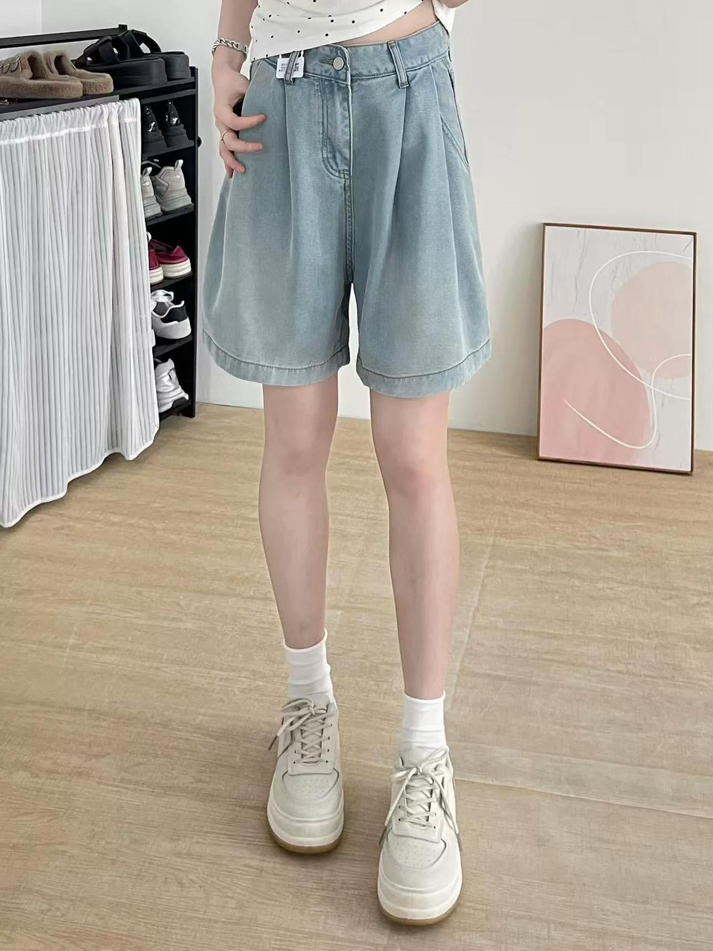 Quần short denim Tencel màu xanh nhạt dành cho nữ, kiểu dáng mỏng mùa hè, cỡ lớn, lưng cao, che hông, giảm béo, quần short dài vừa phải ống rộng.