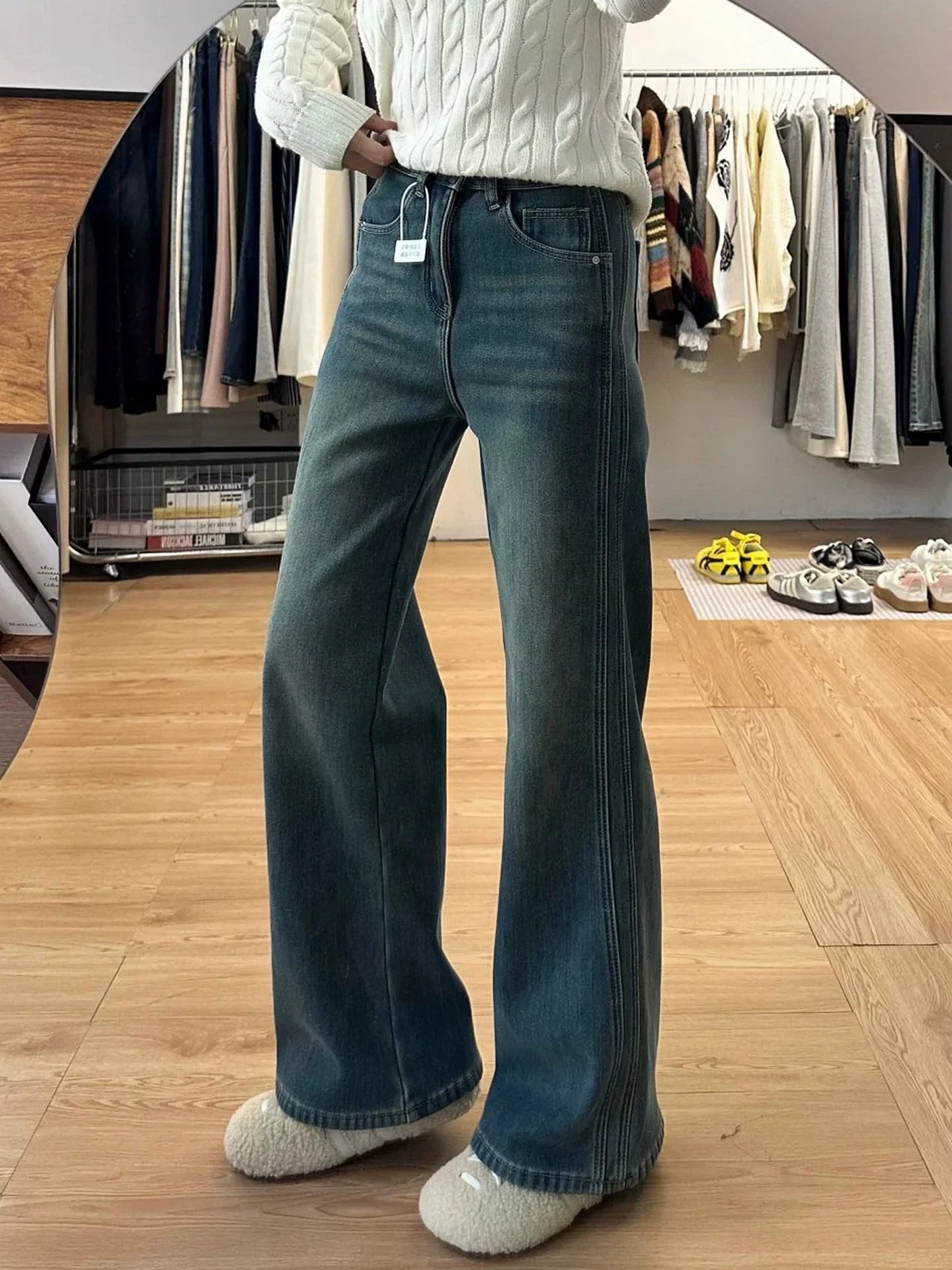Quần jean ống đứng màu xanh cổ điển dành cho nữ, mùa thu đông, cỡ lớn, lưng cao, dáng rộng, thon gọn, dáng quả lê, quần ống rộng lót lông cừu