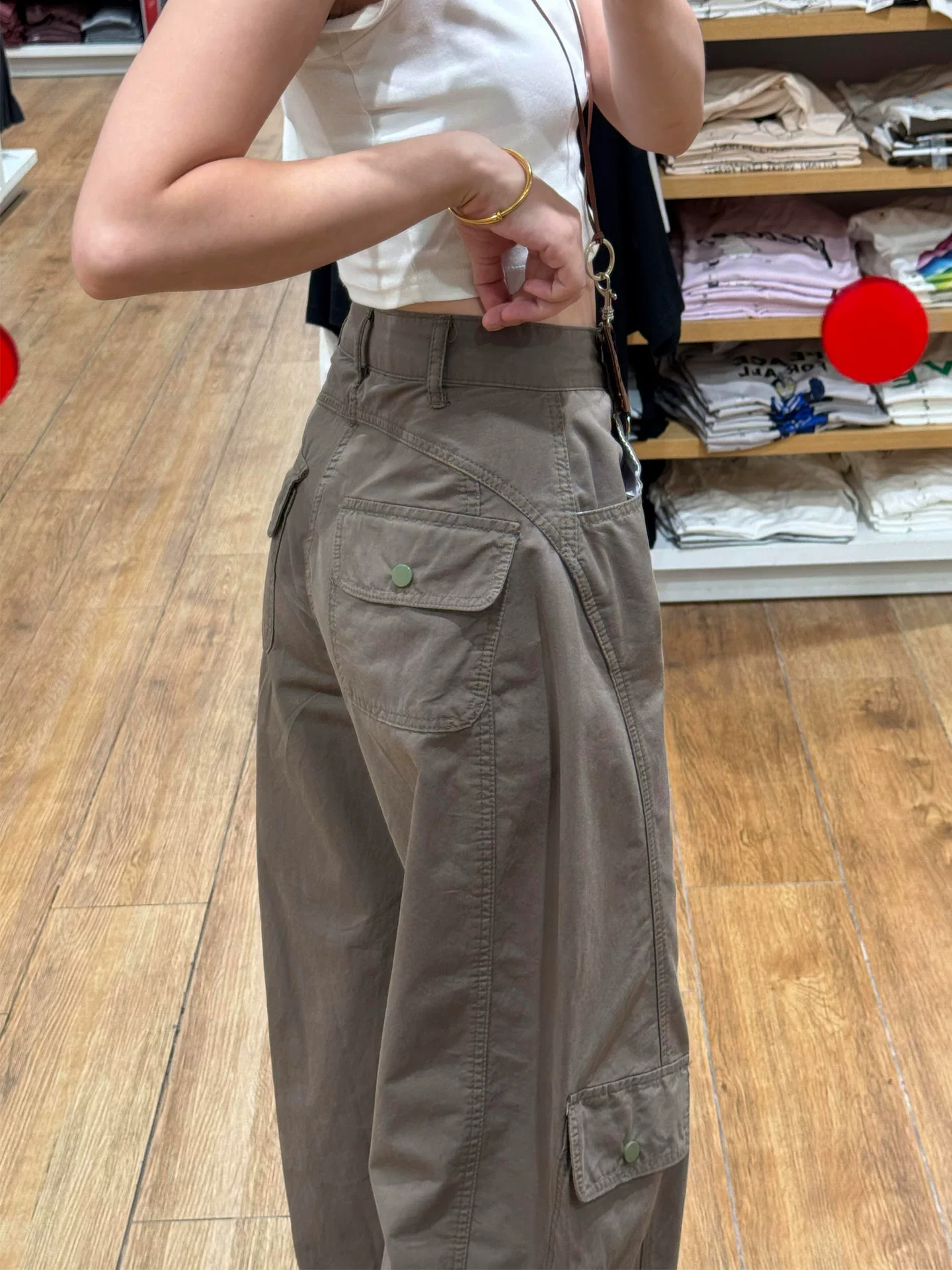 Quần scimitar thiết kế giản dị dành cho nữ, phong cách mùa thu mới, cỡ lớn, lưng cao, dáng rộng, mềm mại, tôn dáng, quần ống rộng kiểu công sở.