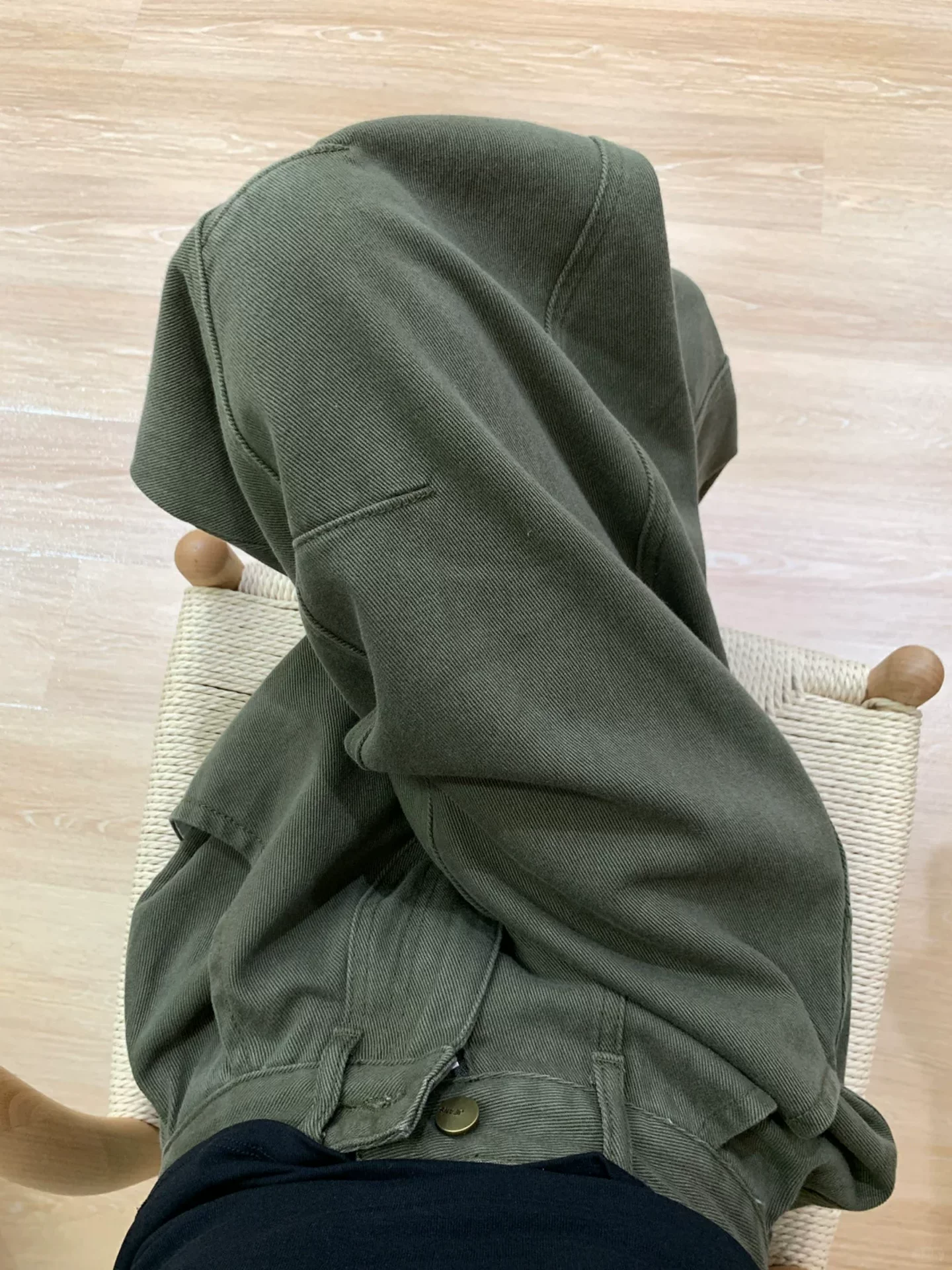 Quần jeans kiểu Mỹ cổ điển dành cho nữ, phong cách thu đông 2025, size lớn, cạp cao, dáng rộng, tôn dáng, quần ống rộng kiểu scimitar.