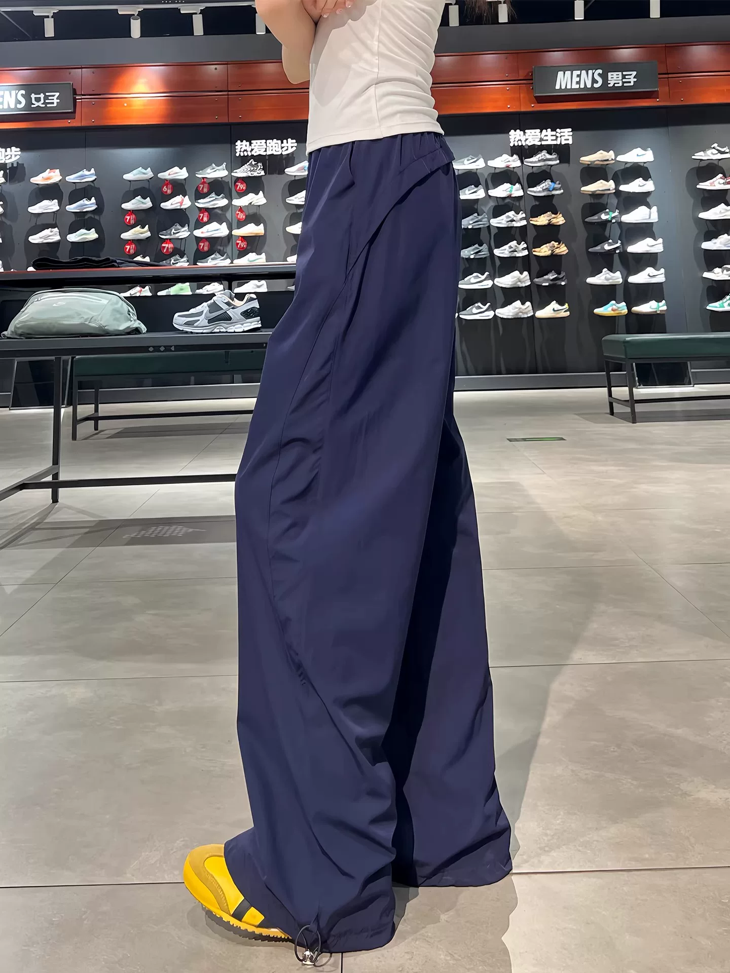 Quần cargo nhanh khô màu xanh hải quân dành cho nữ, kiểu dáng mỏng mùa hè, cỡ lớn, lưng cao, giảm béo, chống nắng, nâng mông, quần thể thao ống rộng.