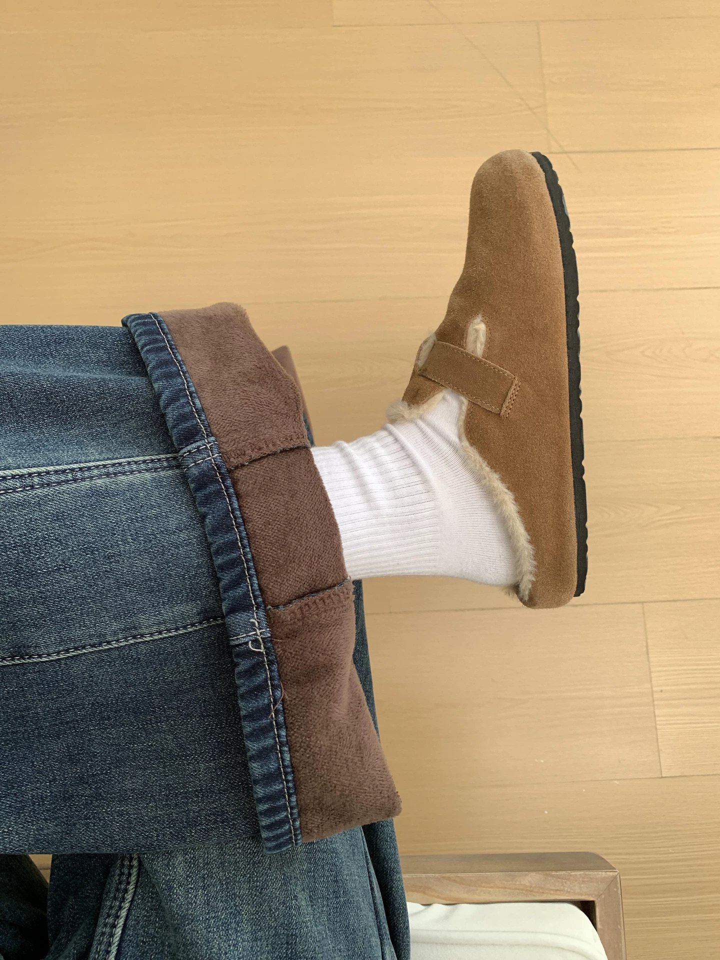 Quần jean ống đứng cạp cao dày dặn lót lông màu xanh cổ điển dành cho nữ, mùa thu đông, cỡ lớn, dáng rộng, tôn dáng, quần ống rộng mềm mại.