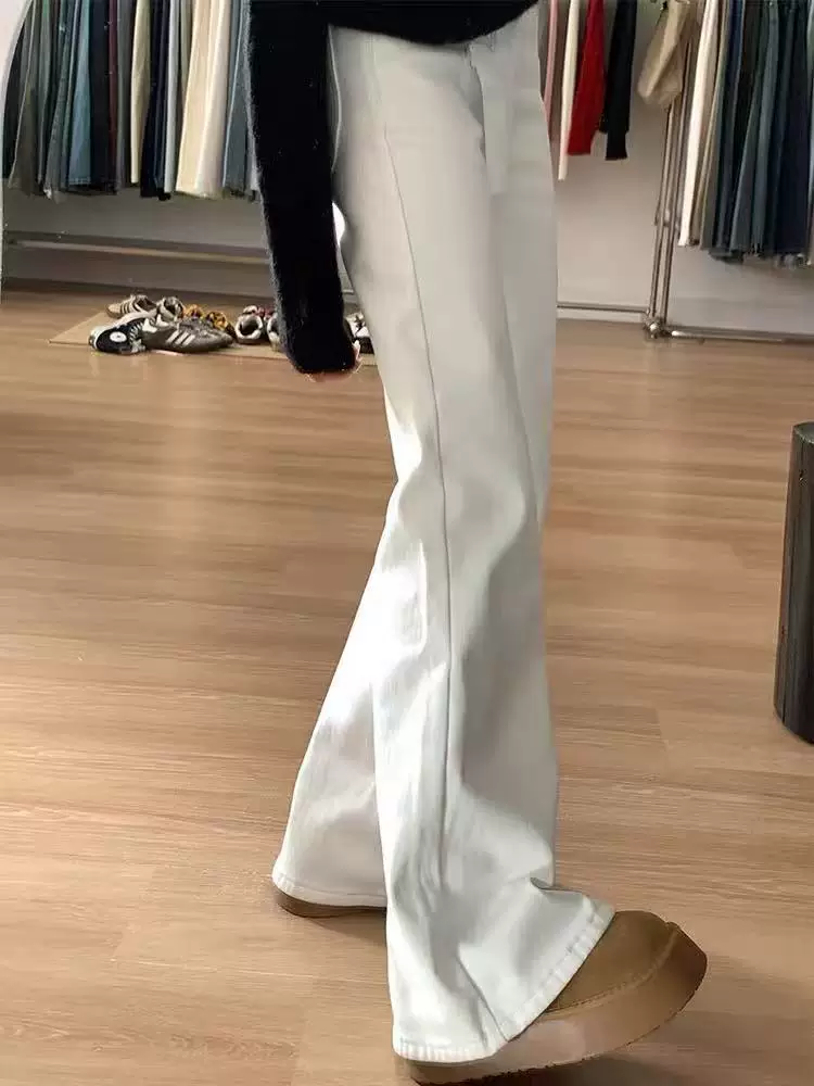 Quần jean trắng loe dành cho nữ, mùa đông, cỡ lớn, lót lông cừu, dày dặn, cạp cao, co giãn, che hông, tôn dáng, kiểu dáng bootcut.