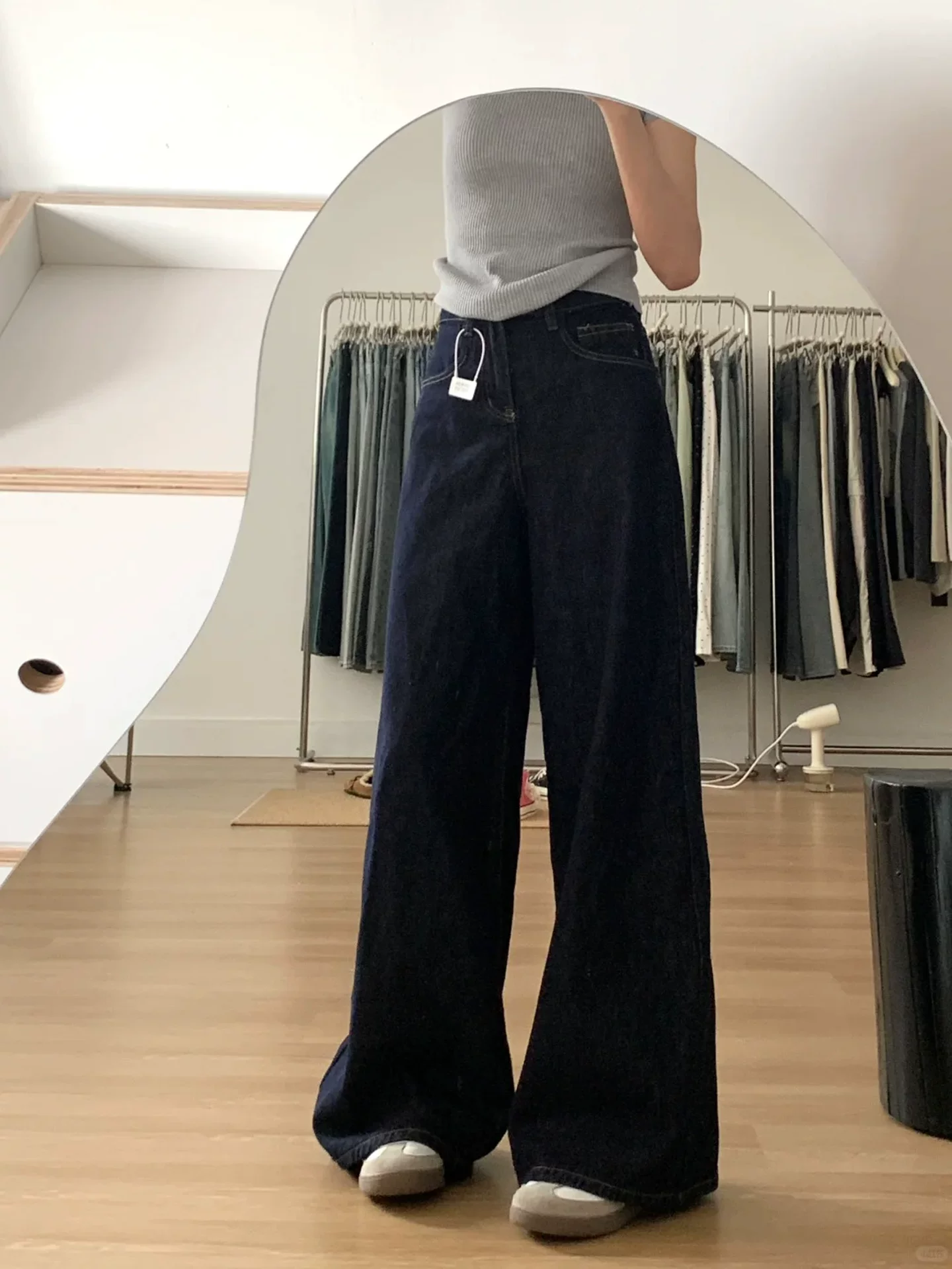 Quần jean ống rộng màu xanh đậm dành cho nữ, phong cách đầu thu, cỡ lớn, lưng cao, dáng rộng, tôn dáng, quần dài dáng chữ A thẳng dài.