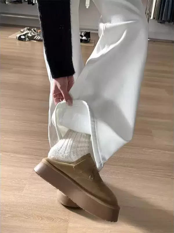 Quần jean trắng loe dành cho nữ, mùa đông, cỡ lớn, lót lông cừu, dày dặn, cạp cao, co giãn, che hông, tôn dáng, kiểu dáng bootcut.