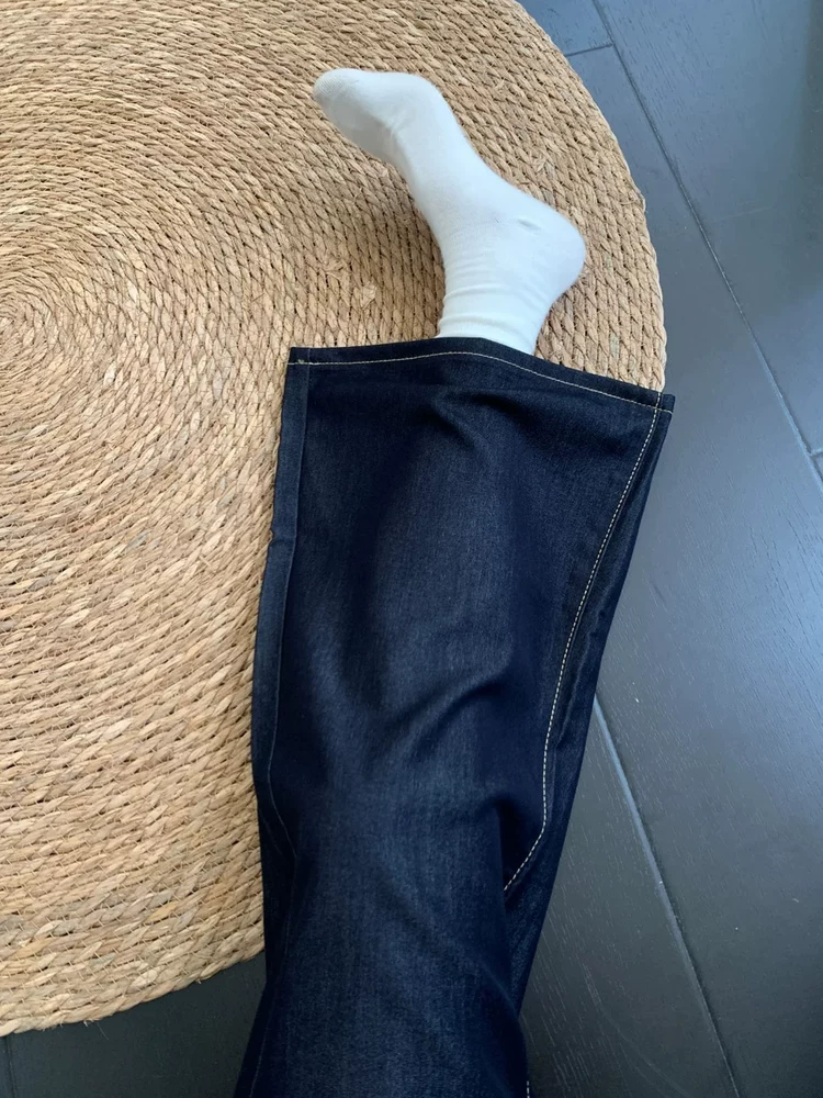 Quần jean xòe màu xanh đậm chất liệu Tencel dành cho nữ, kiểu dáng mỏng mùa hè 2025, size lớn, cạp cao, chất liệu mềm mại, tôn dáng, kiểu dáng chuông.