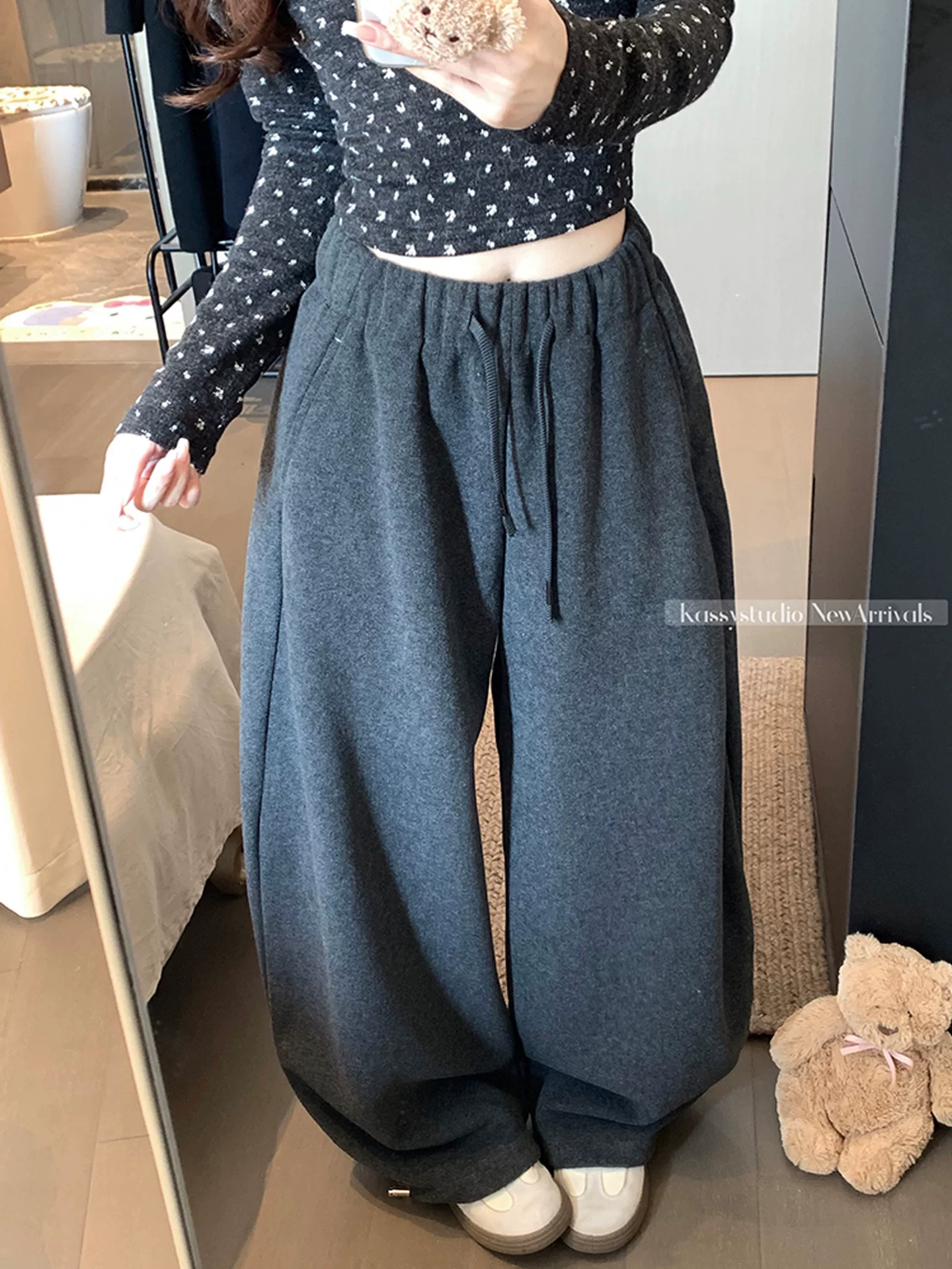 Quần ống rộng màu cà phê dành cho nữ, mùa thu đông, lót lông cừu, dày dặn, cỡ lớn, lưng cao, rộng rãi, mềm mại, tôn dáng, quần ống rộng.