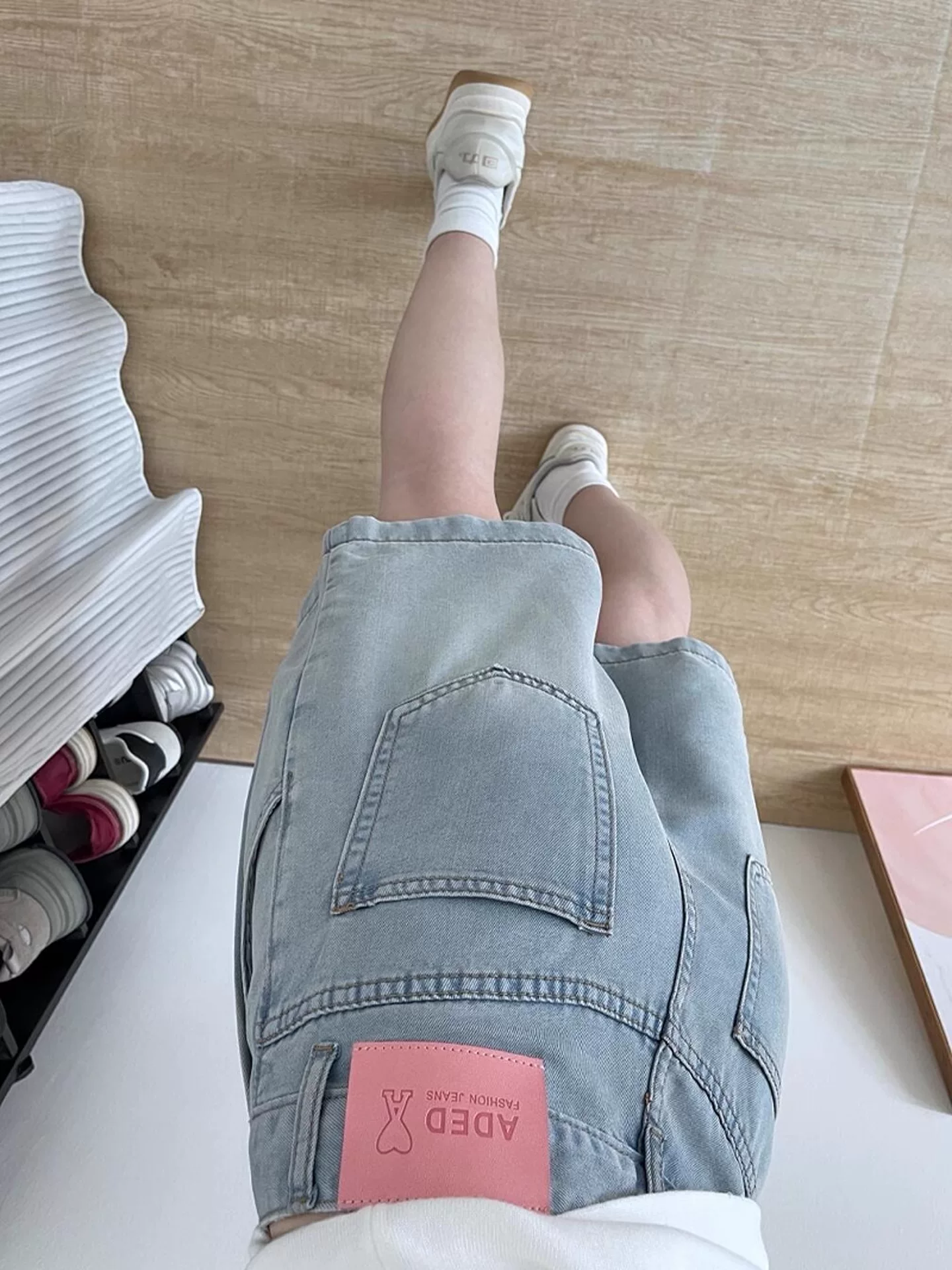 Quần short denim thẳng ống rộng Tencel dành cho nữ, mùa hè 2025, size lớn, cạp cao, che hông, tôn dáng, chất liệu lụa đá, dài đến đầu gối.