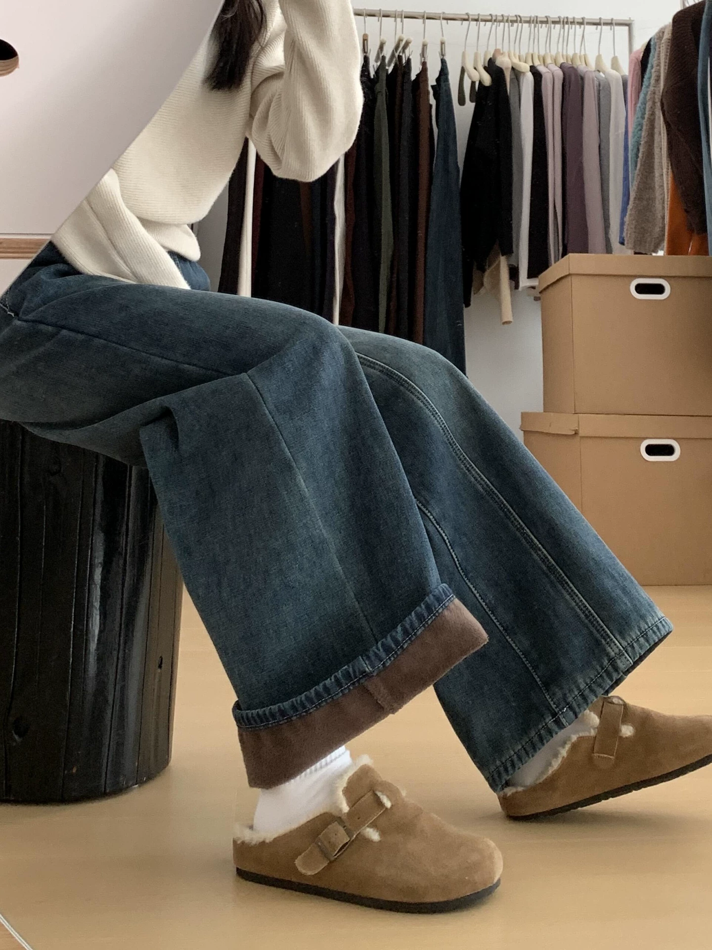 Quần jean ống đứng cạp cao dày dặn lót lông màu xanh cổ điển dành cho nữ, mùa thu đông, cỡ lớn, dáng rộng, tôn dáng, quần ống rộng mềm mại.