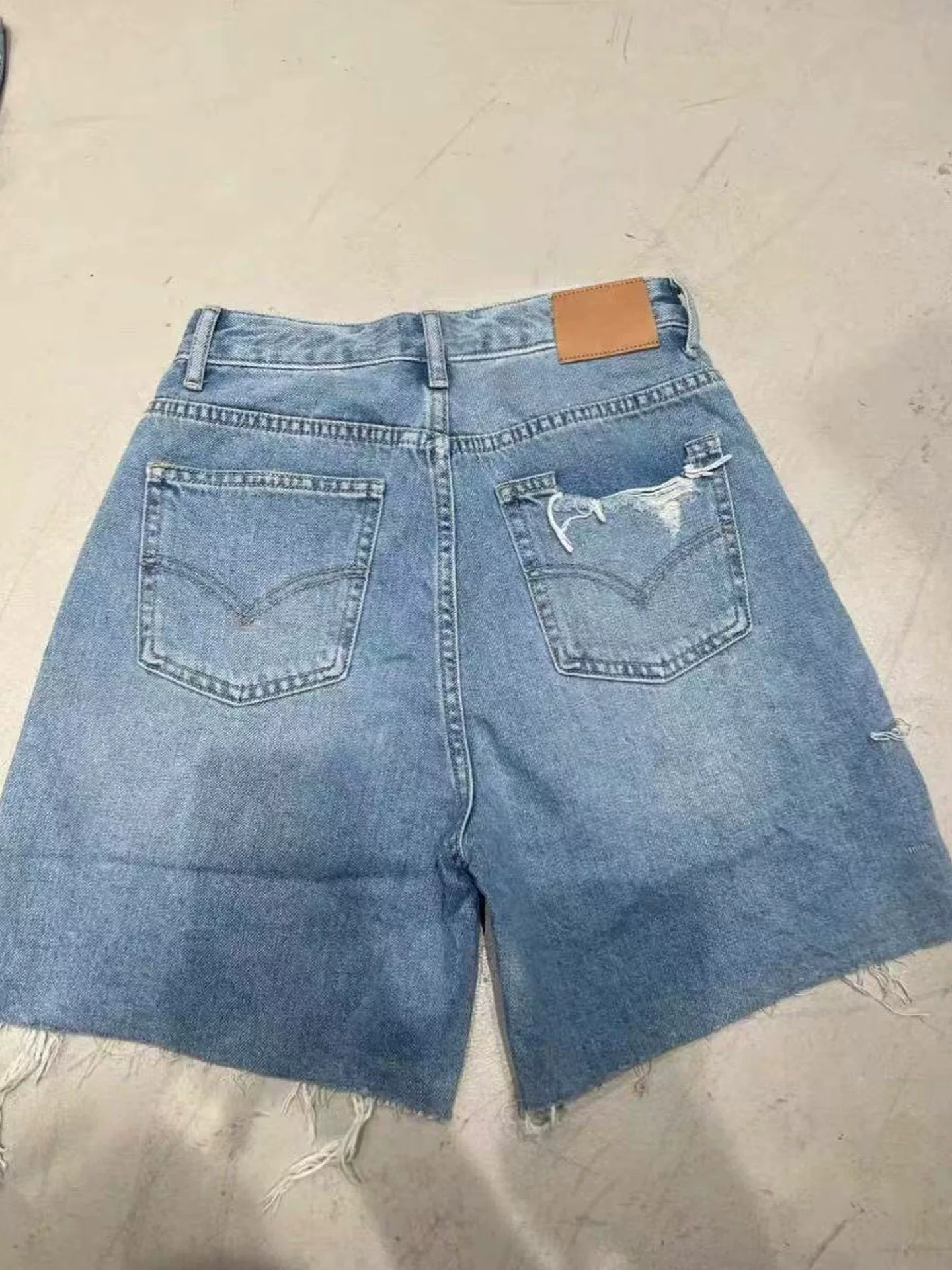 Quần short denim rách viền thô dành cho nữ, size lớn mùa hè, cạp cao, dáng rộng, tôn dáng, dành cho người có thân hình quả lê, quần ống rộng năm phần
