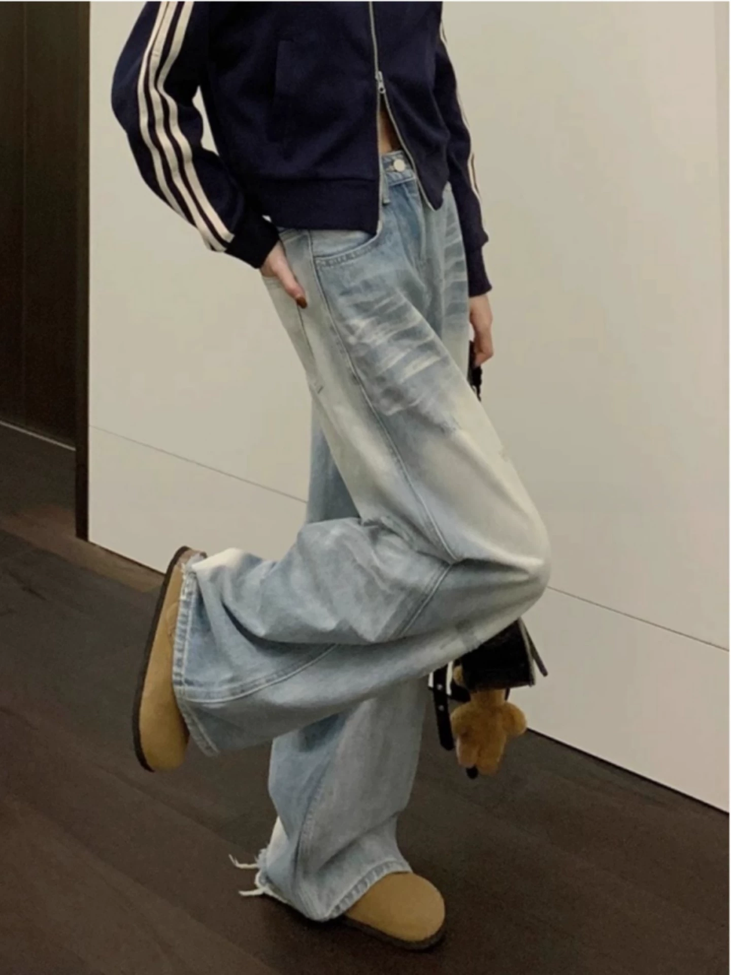 Quần jeans ống rộng màu xanh nhạt kiểu Mỹ dành cho nữ, thu đông 2025, size lớn, cạp cao, dáng rộng, tôn dáng, ống thẳng, dài chạm sàn