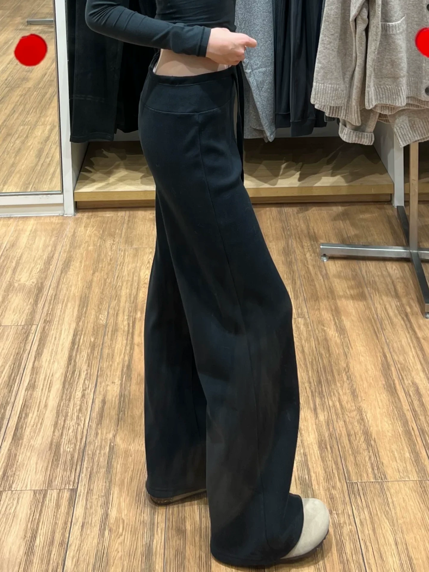 Quần ống rộng lưng cao màu đen dành cho nữ, mùa thu đông, lót lông cừu, dày, cỡ lớn, giảm béo, mềm mại, quần thể thao ôm sát.