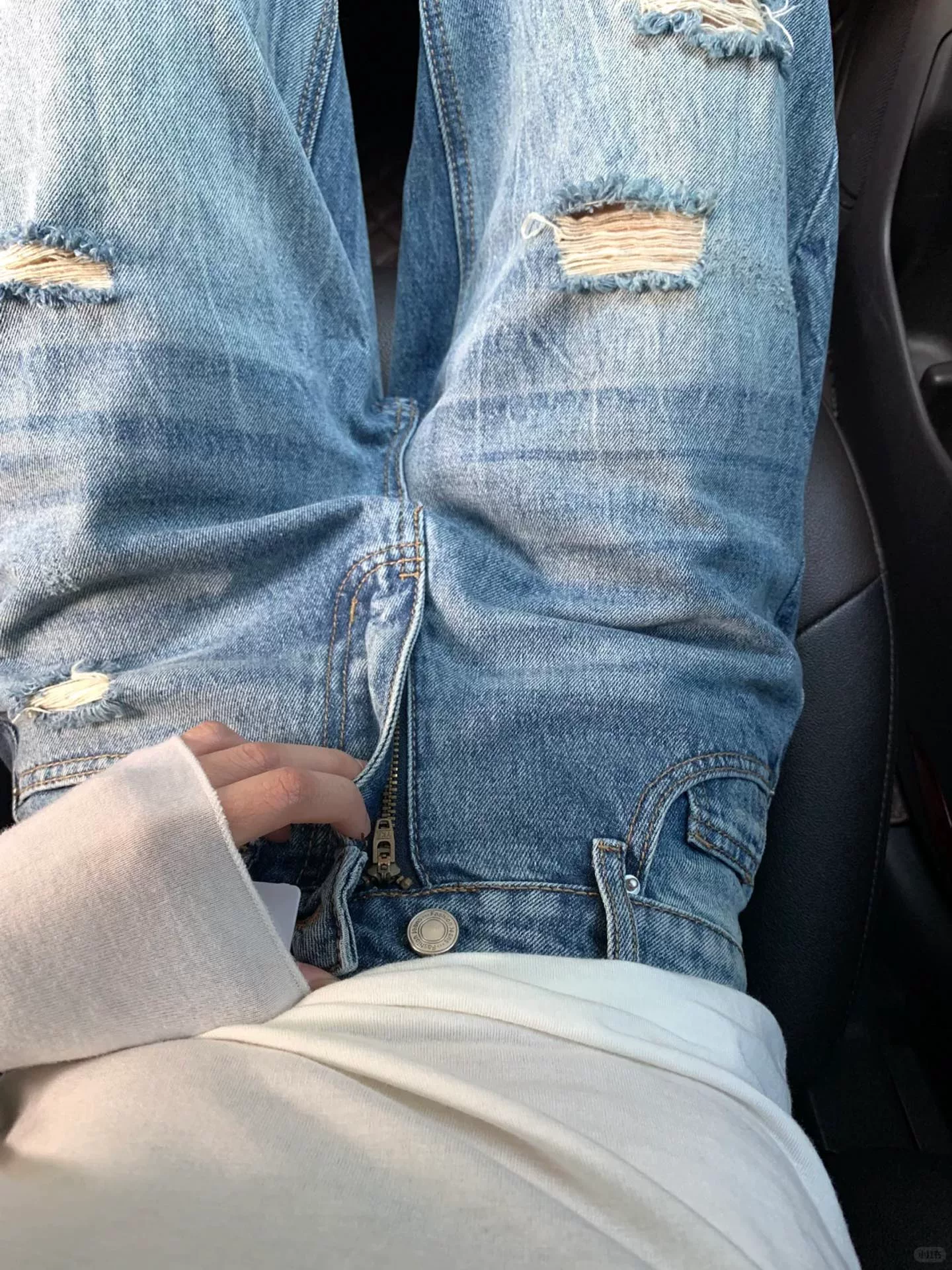 Quần jeans ống đứng rách cho nữ, kiểu mới hè 2025, size lớn, cạp cao, tôn dáng, dành cho người dáng quả lê, quần ống rộng