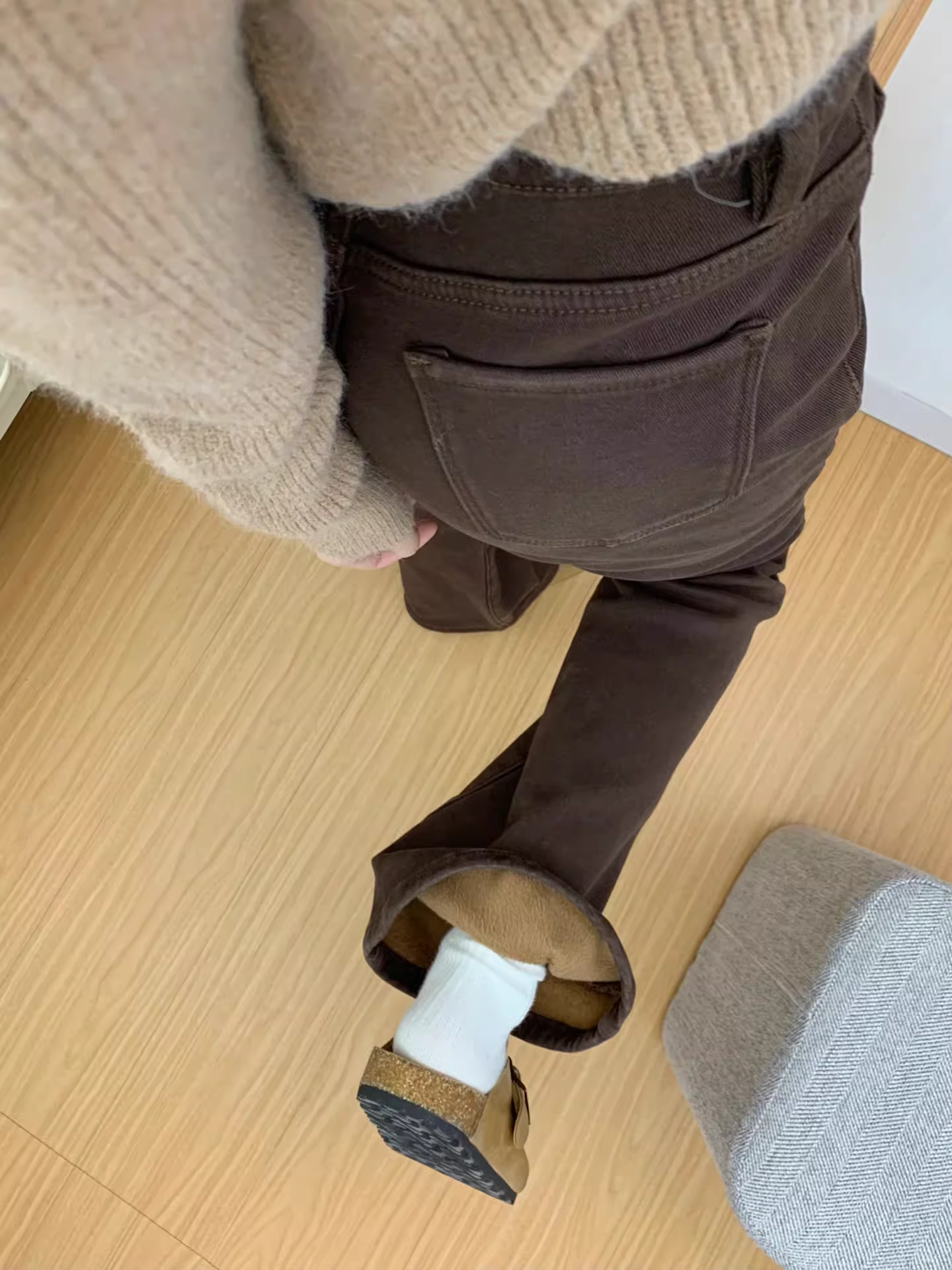 Quần jean ống loe màu cà phê Melard dành cho nữ, mùa thu đông, lót lông cừu, dày dặn, cỡ lớn, cạp cao, co giãn, quần ống loe thon gọn.