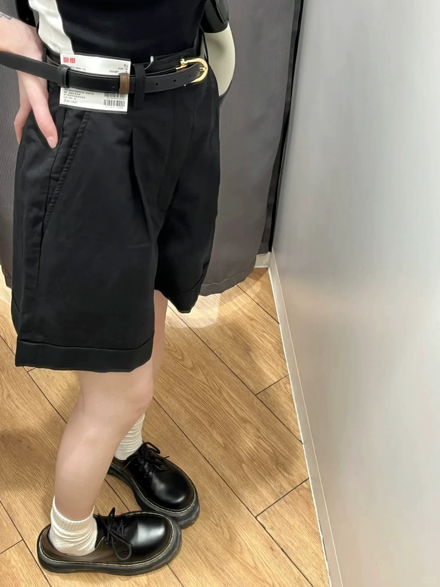 Quần short vest đen thường ngày dành cho nữ, size lớn mùa hè, cạp cao, che hông, tôn dáng, dành cho người có dáng quả lê, quần short ống rộng dài đến đầu gối.