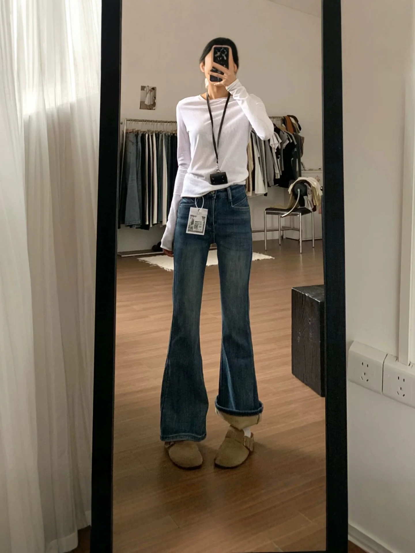 Quần jean xòe lưng cao màu xanh đậm dành cho nữ, lót lông cừu mùa đông, dày dặn, cỡ lớn, co giãn, che hông, quần ống chuông.