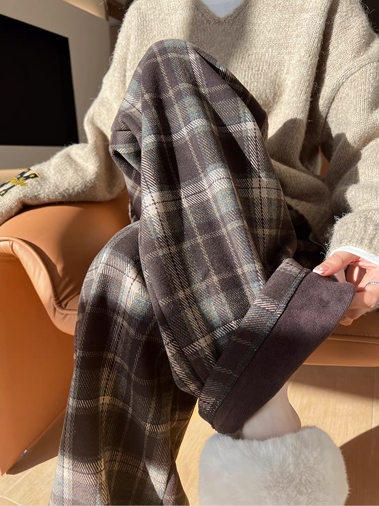 Quần ống rộng kẻ sọc cổ điển dành cho nữ, lót lông cừu và dày dặn cho mùa thu đông, cỡ lớn, lưng cao, dáng suôn, phong cách lười biếng, quần len thường ngày.
