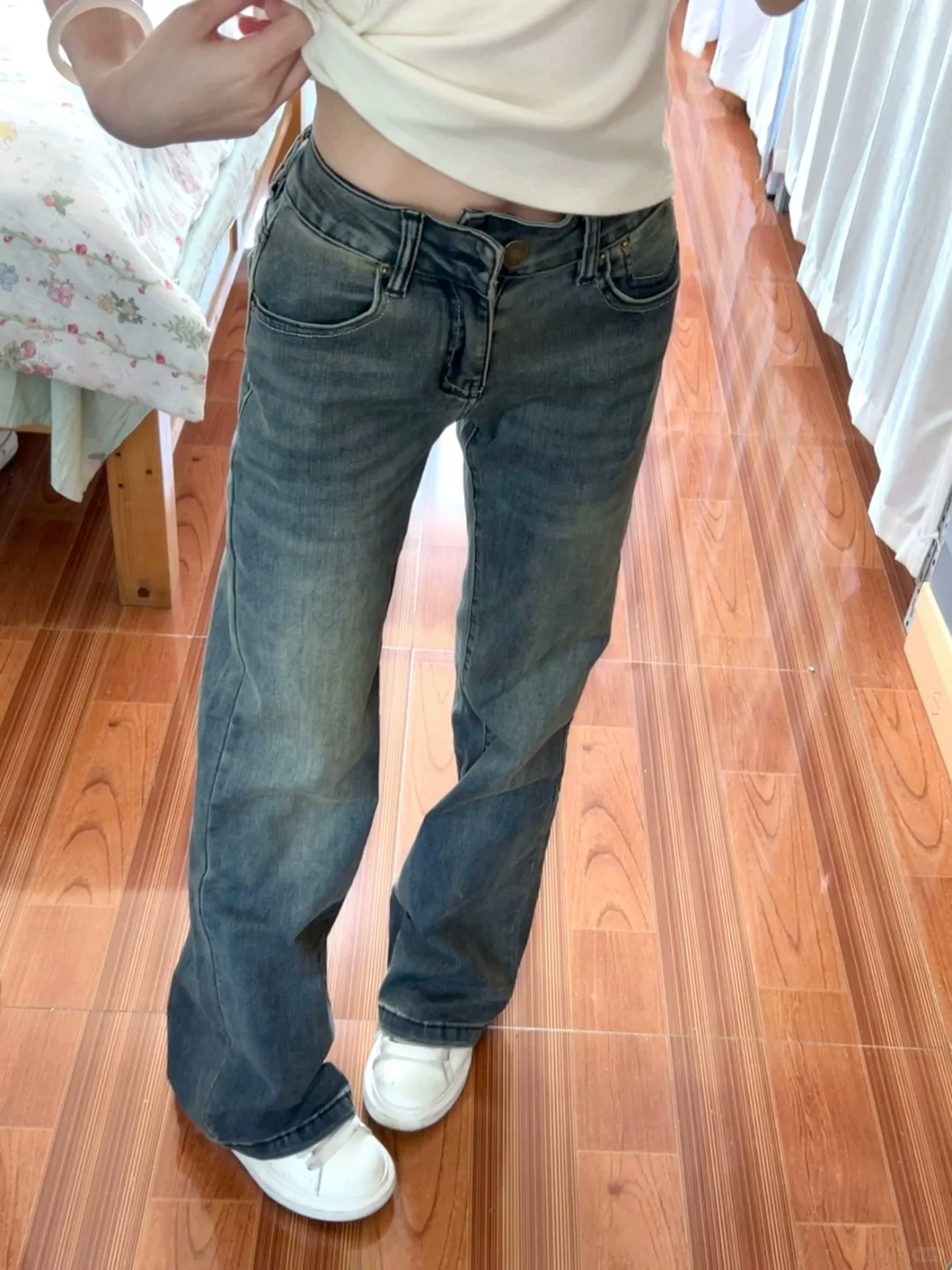 Quần jean xanh vintage dáng loe dành cho nữ, phong cách đầu thu, size lớn, cạp cao, co giãn, che hông, tôn dáng, quần bootcut nhỏ nhắn.