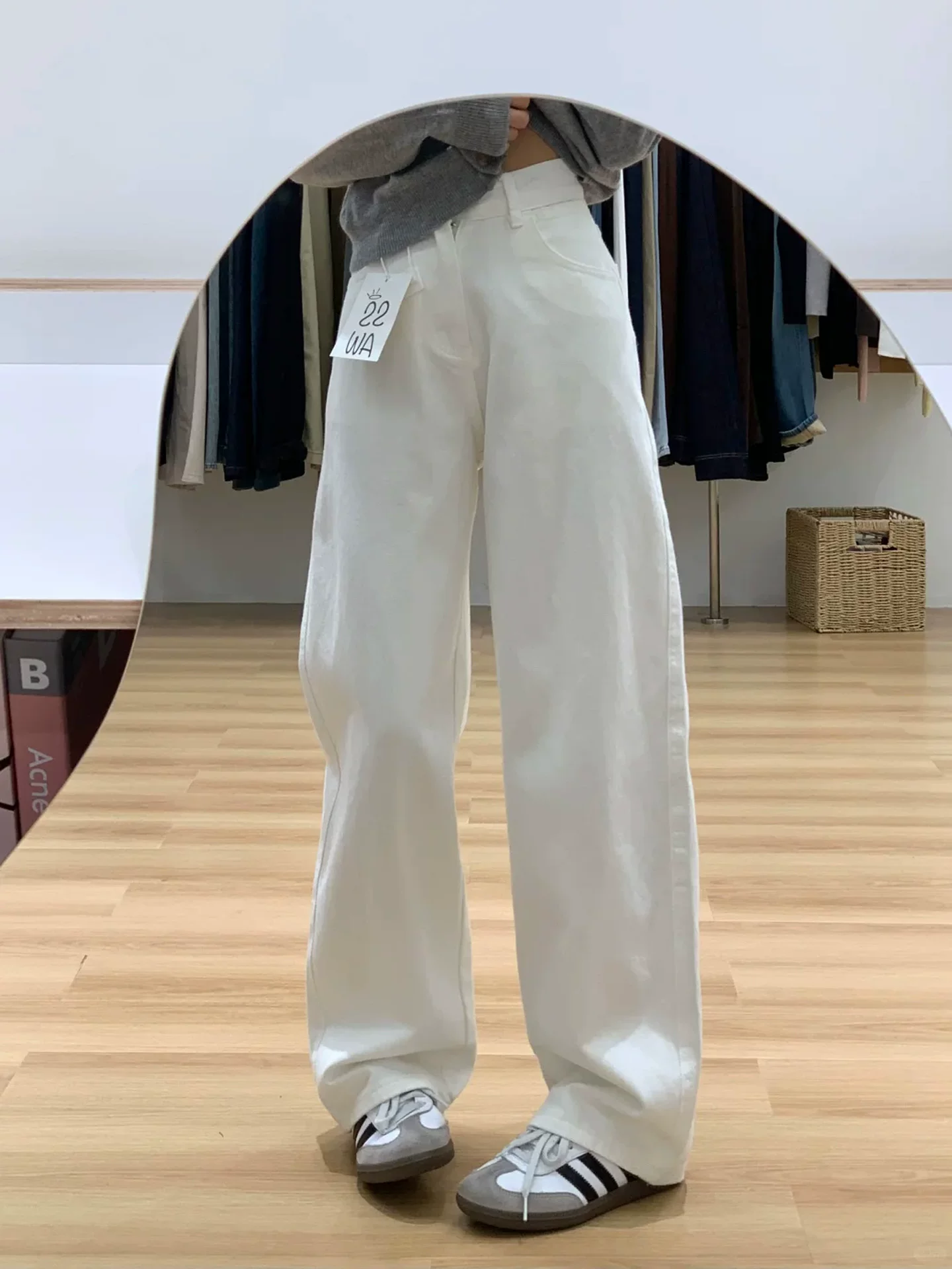 Quần jeans ống rộng màu trắng dành cho nữ, kiểu thu đông 2025, size lớn, cạp cao, dáng rộng, mềm mại, tôn dáng, quần ống đứng.