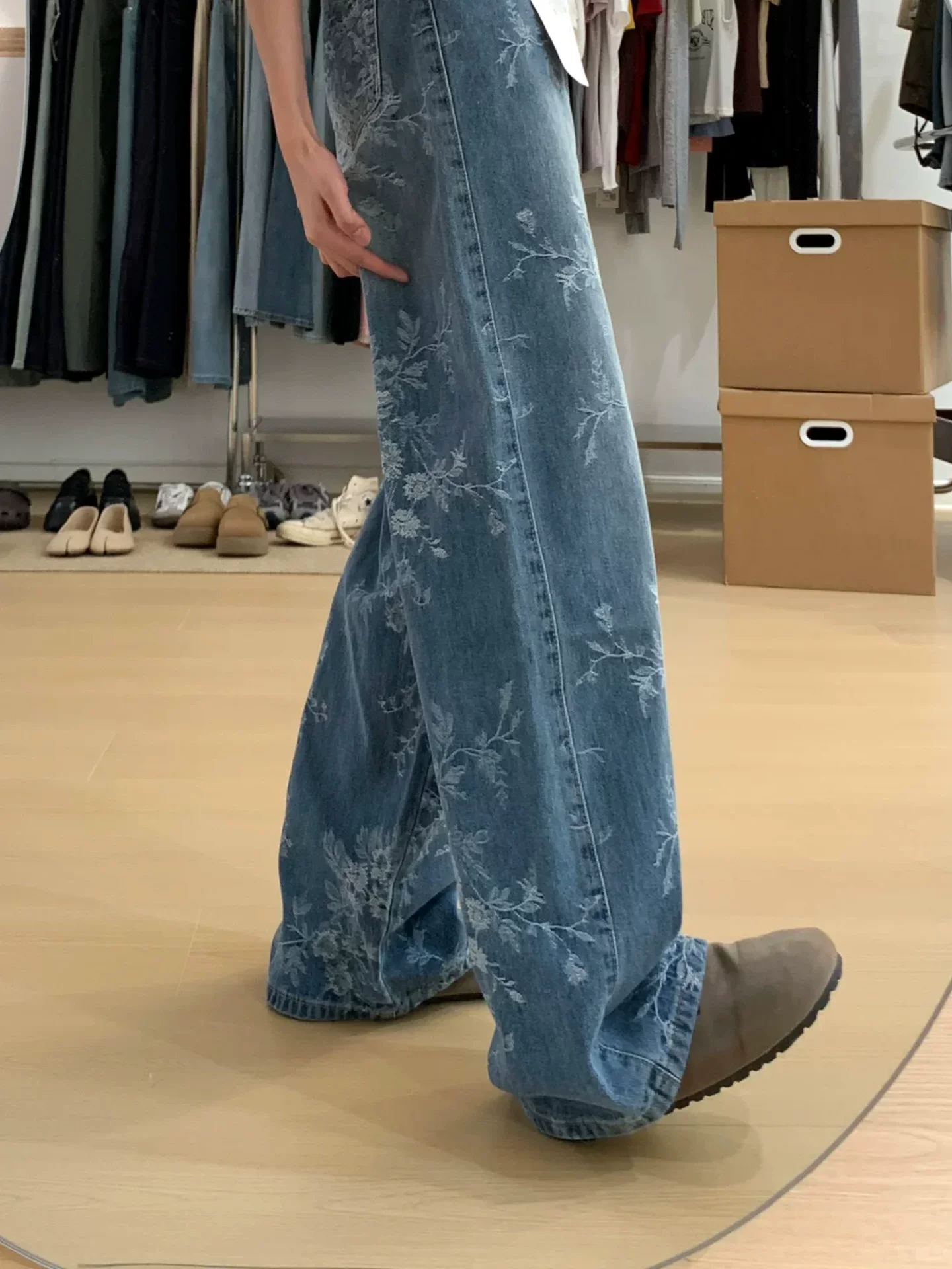 Quần jean ống rộng jacquard cổ điển dành cho nữ, phong cách mùa thu mới, cỡ lớn, lưng cao, dáng rộng, mềm mại, ống thẳng, dài chạm sàn