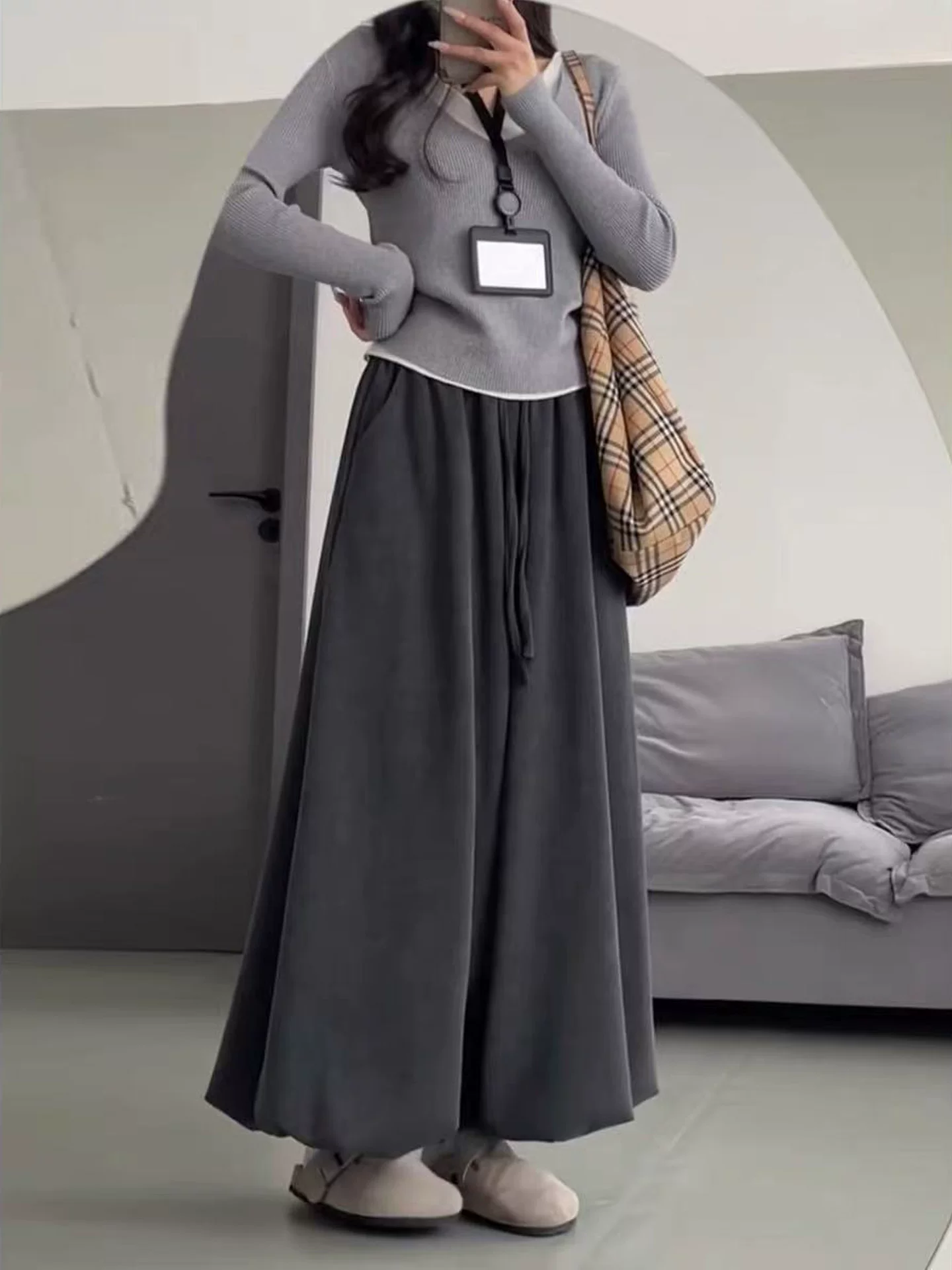 Quần hoa màu xám đậm dành cho nữ, phong cách mùa thu mới, cỡ lớn, lưng cao, thon gọn, nhỏ nhắn, giản dị, quần ống rộng.